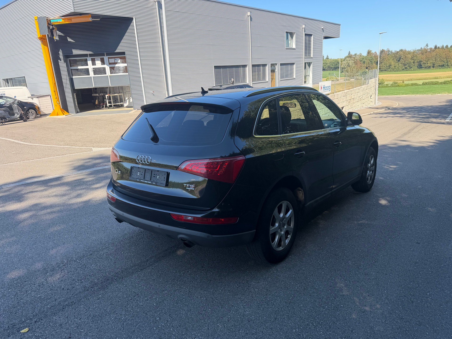 AUDI Q5 2.0 TFSI quattro-image-3