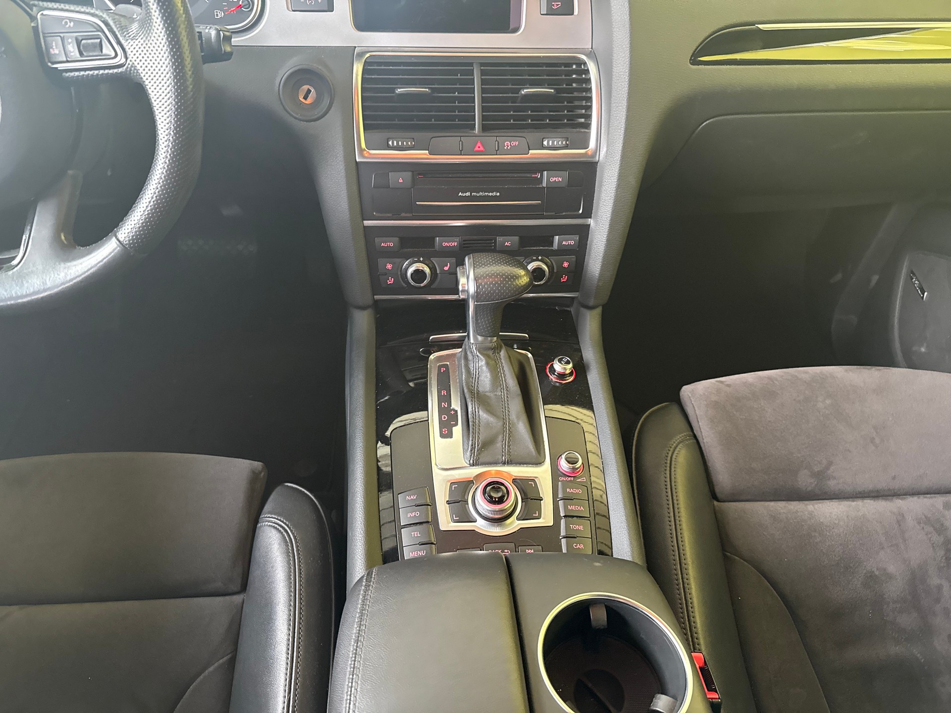 AUDI Q7 3.0 TDI quattro tiptronic-image-10