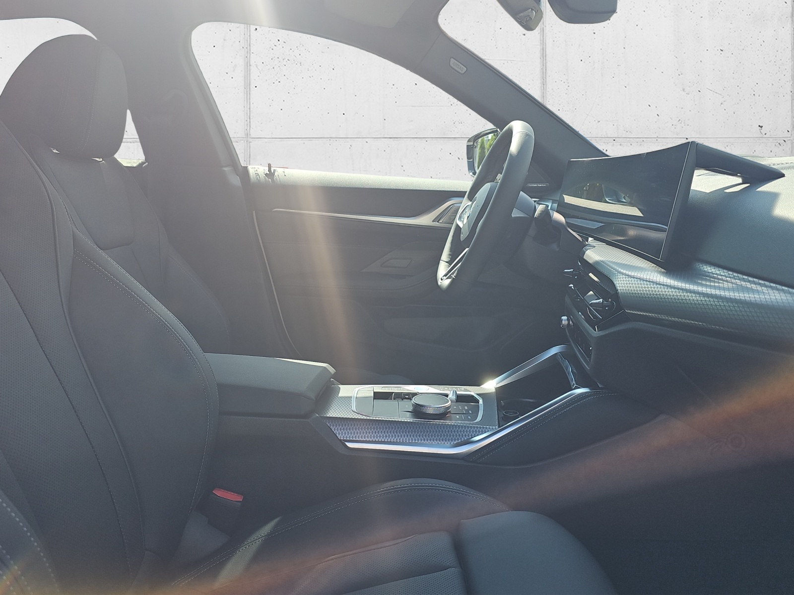 BMW i4 xDrive 40 M Sport-image-16