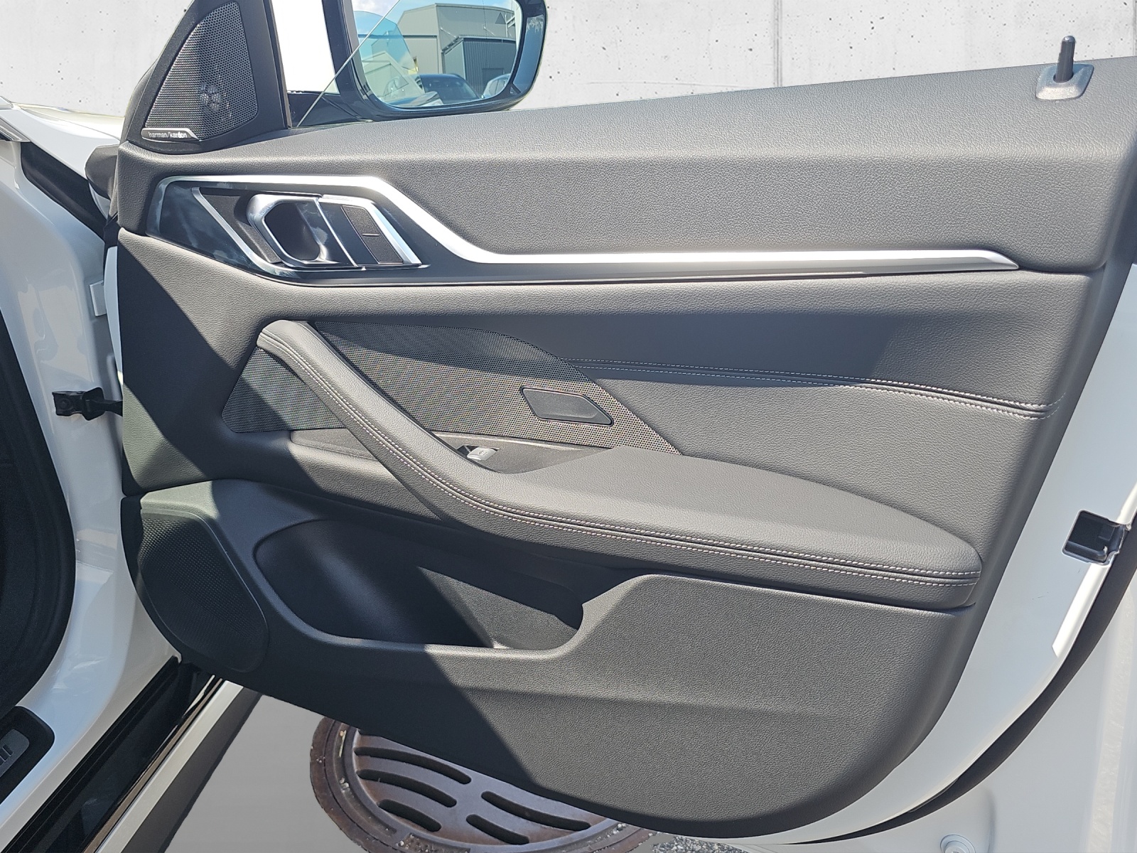 BMW i4 xDrive 40 M Sport-image-18