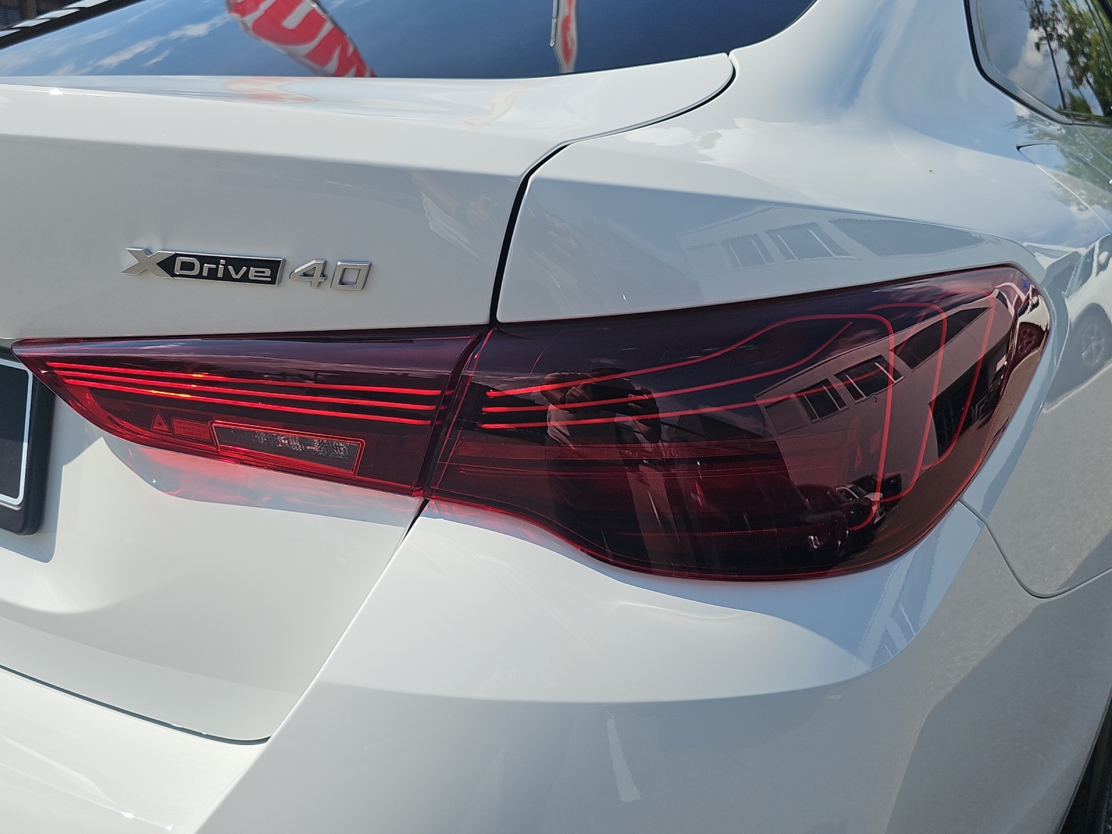 BMW i4 xDrive 40 M Sport-image-21