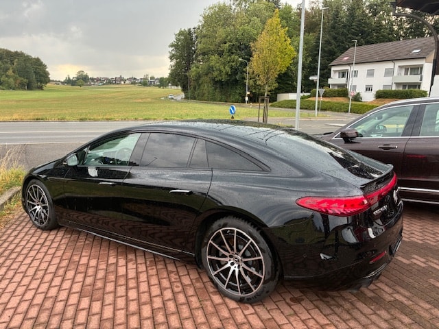 MERCEDES-BENZ EQS 450+ AMG Line-image-2