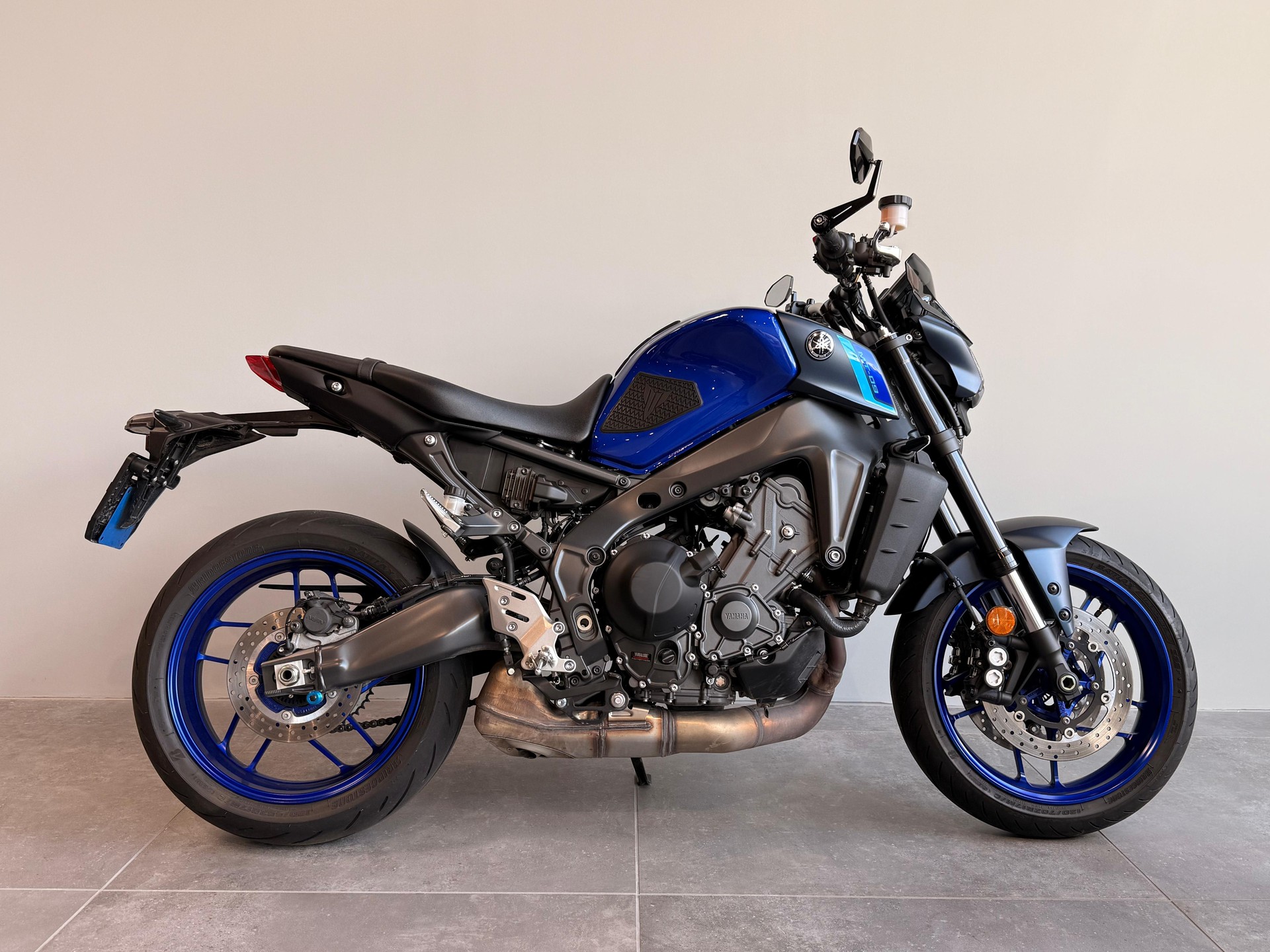 YAMAHA MT-09
