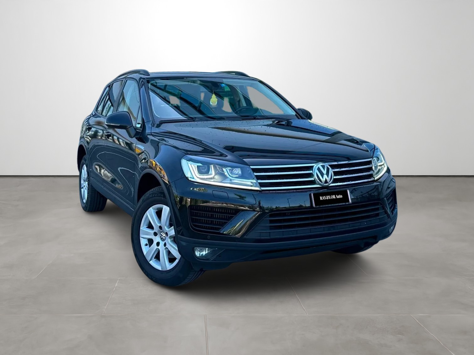 VW Touareg 3.0 TDI BlueMotion Technology Tiptronic-image-0