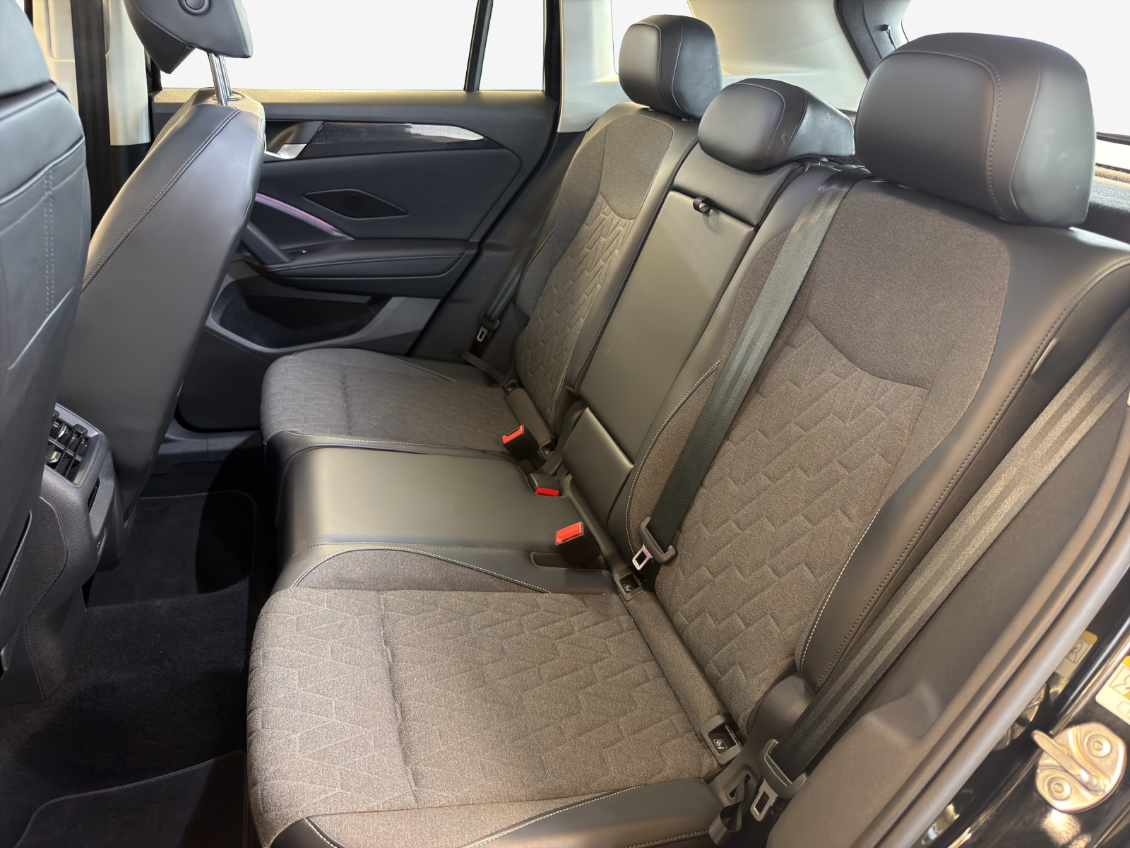 VW Tiguan 2.0 TSI DSG Life 4Motion-image-11