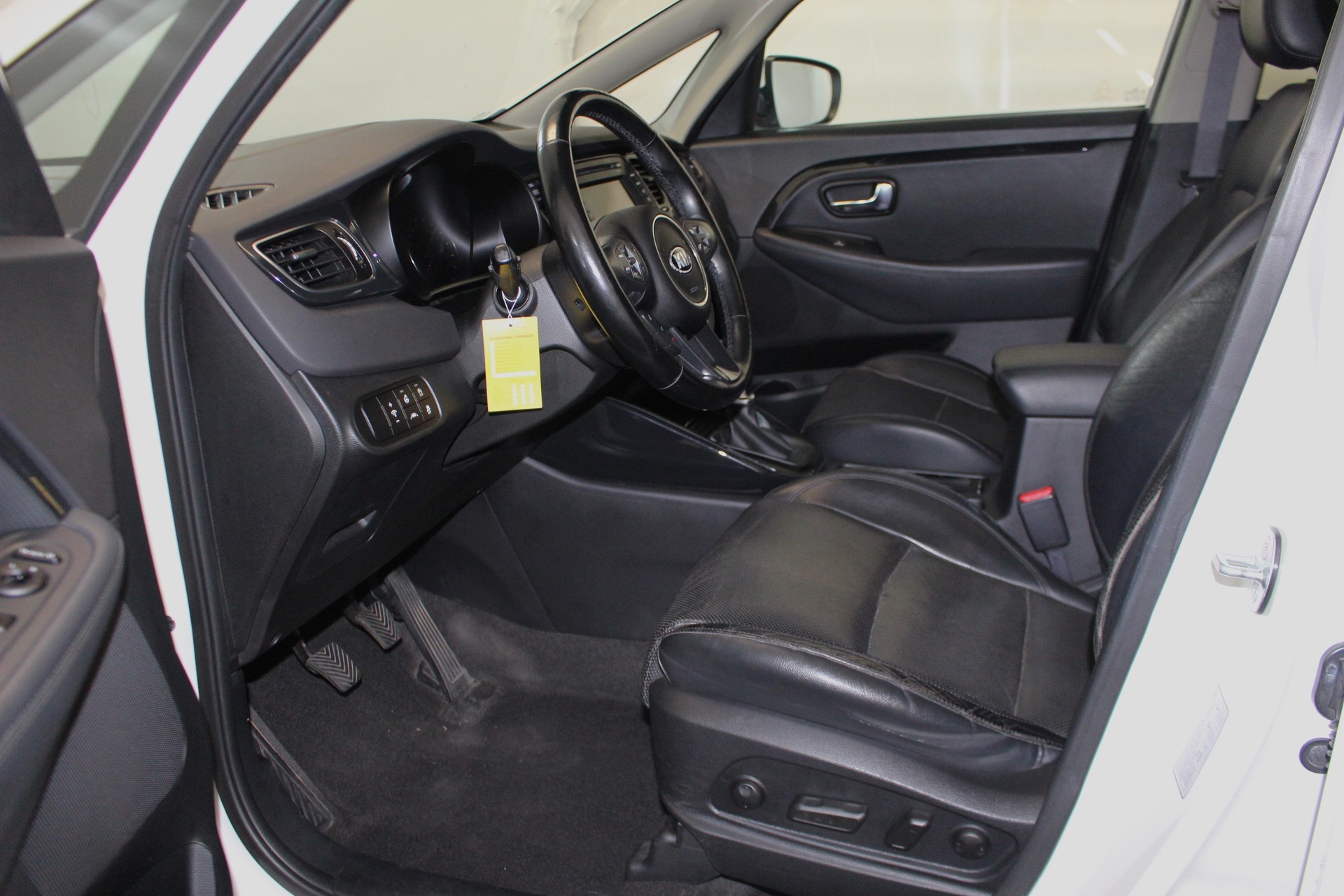 KIA Carens 1.7 CRDi Style-image-6