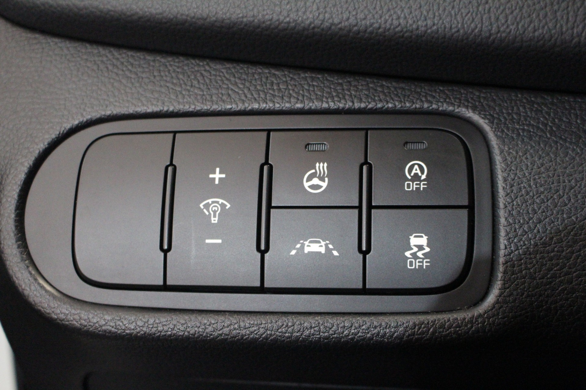 KIA Carens 1.7 CRDi Style-image-15
