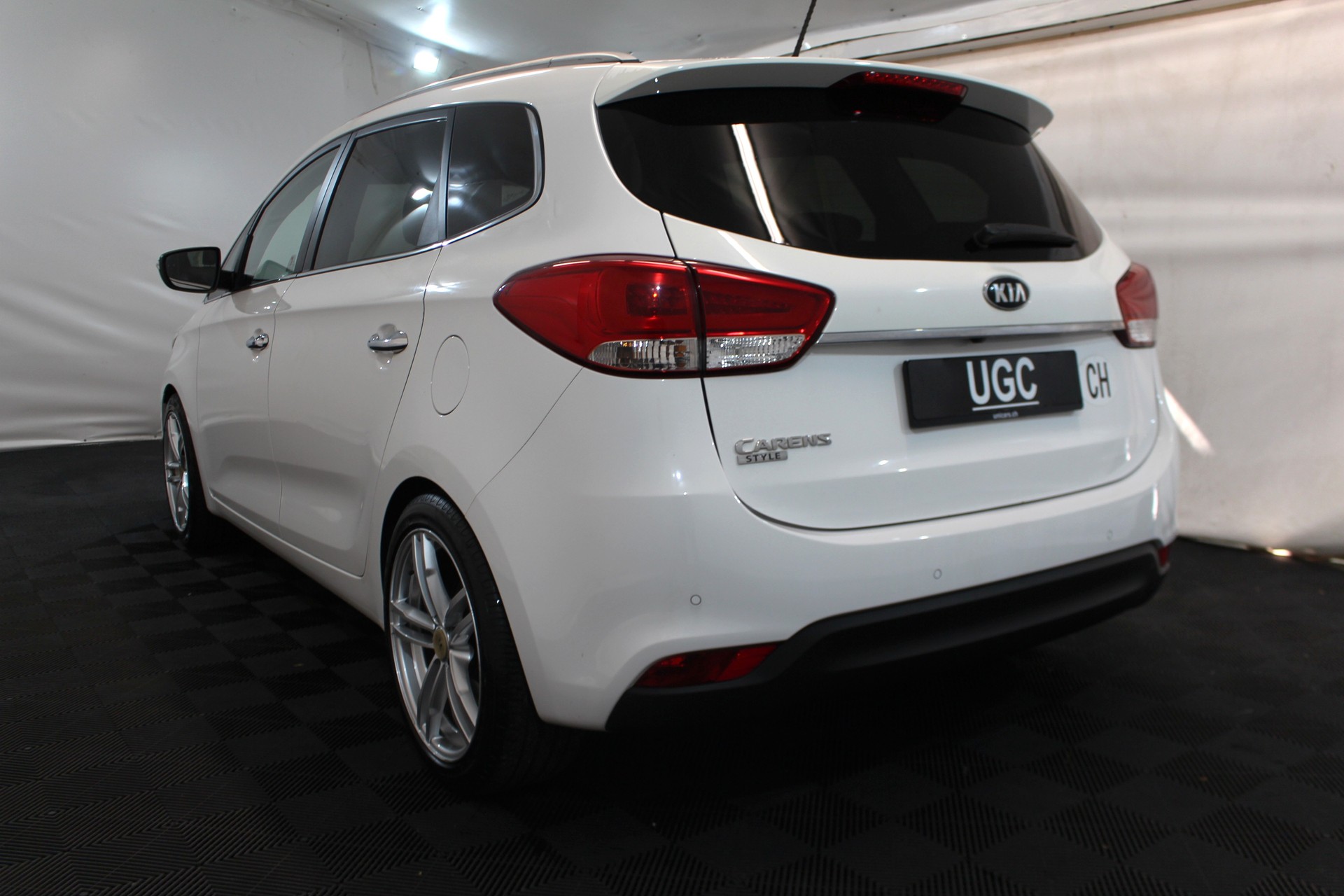 KIA Carens 1.7 CRDi Style-showroom-element-3