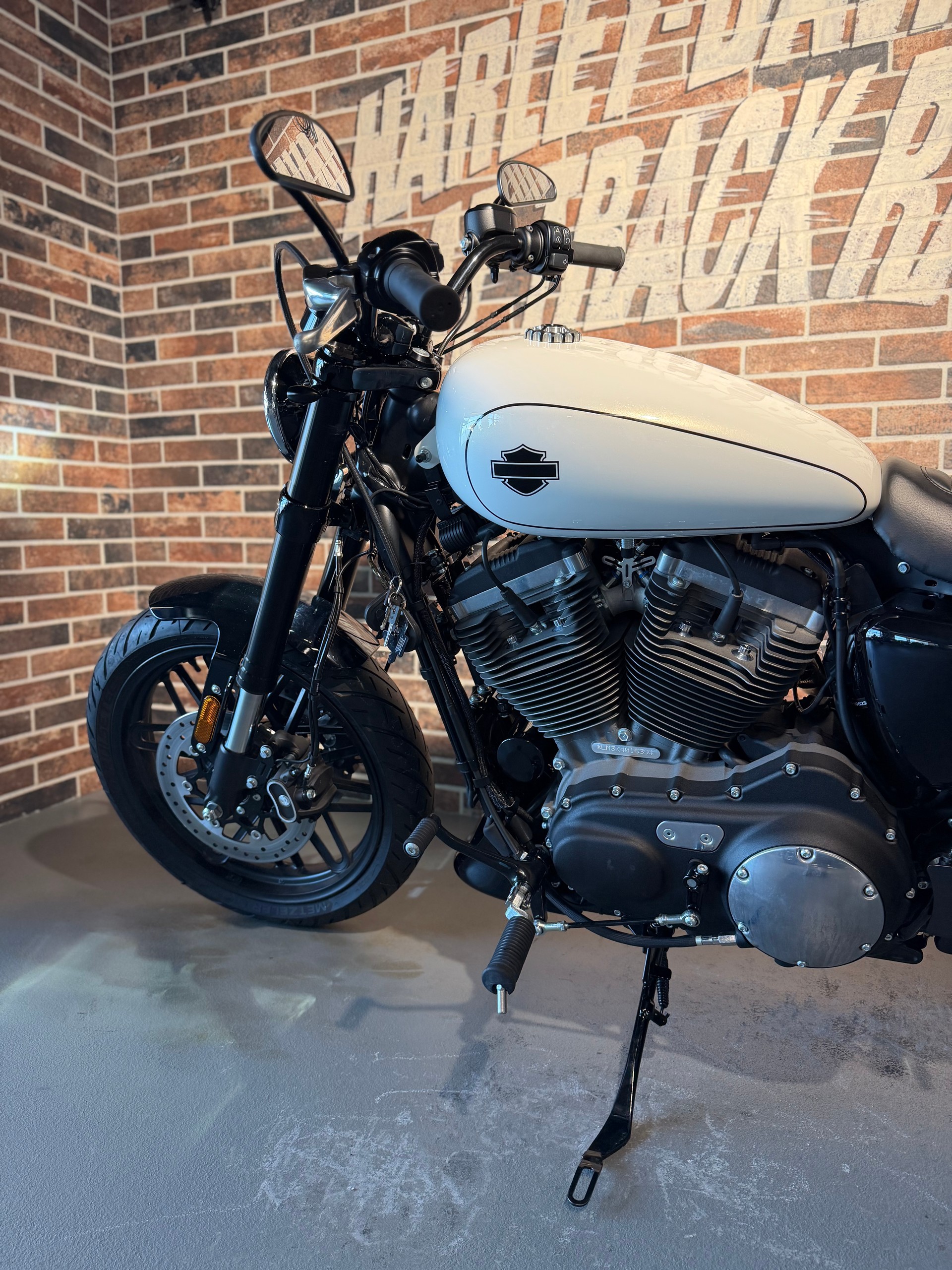 HARLEY-DAVIDSON XL 1200 CX Sportster Roadster ABS-showroom-element-2