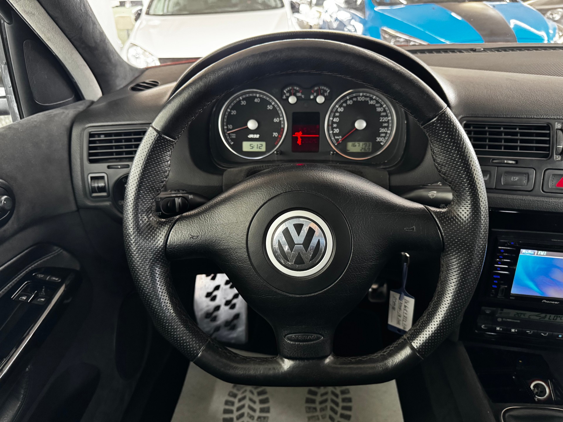 VW Golf R32 4Motion-image-17