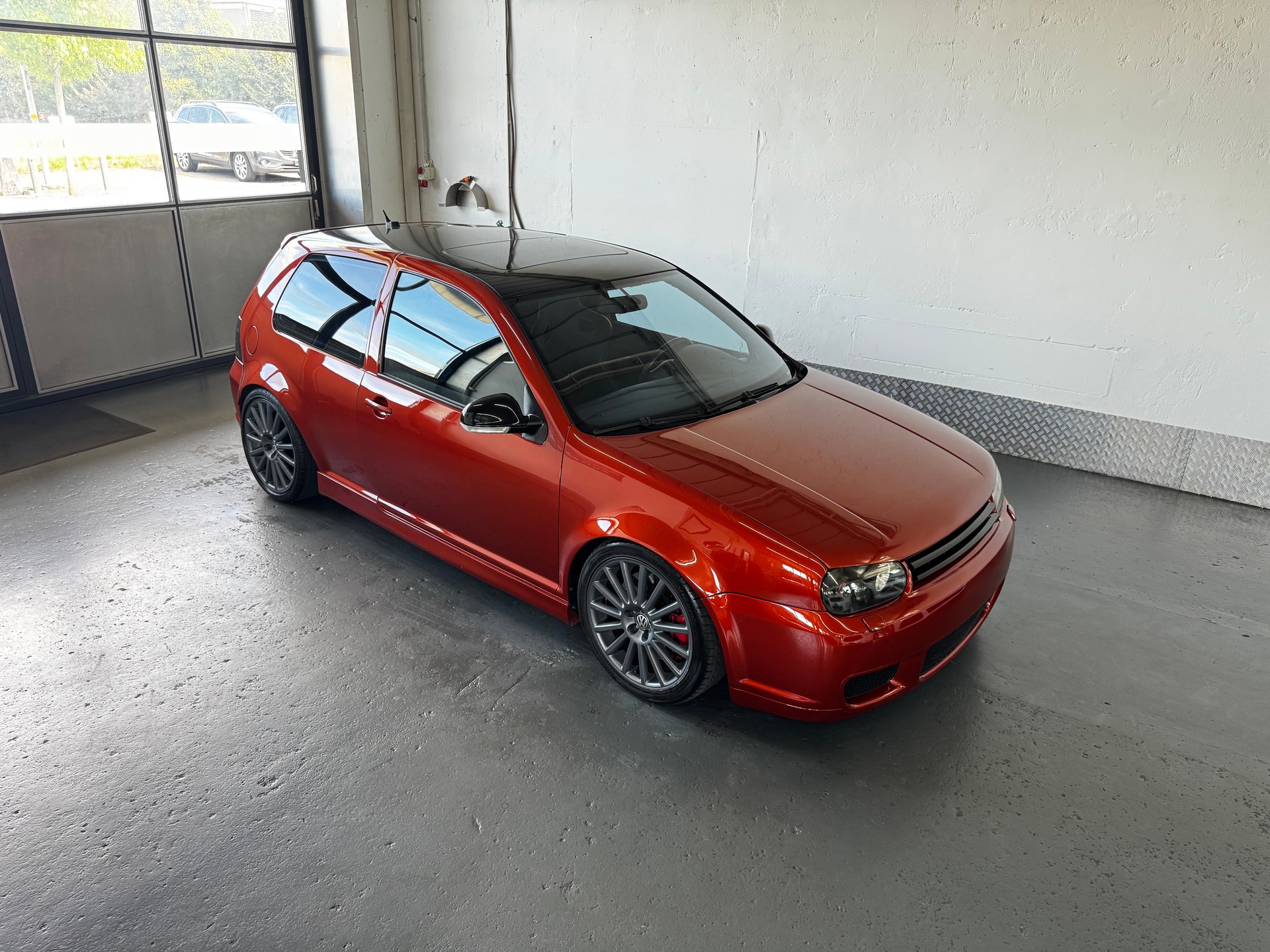 VW Golf R32 4Motion-image-0