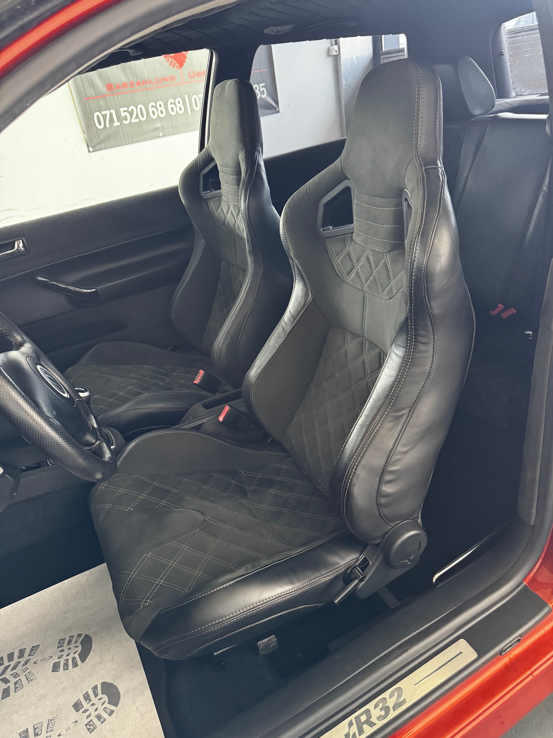 VW Golf R32 4Motion-image-14