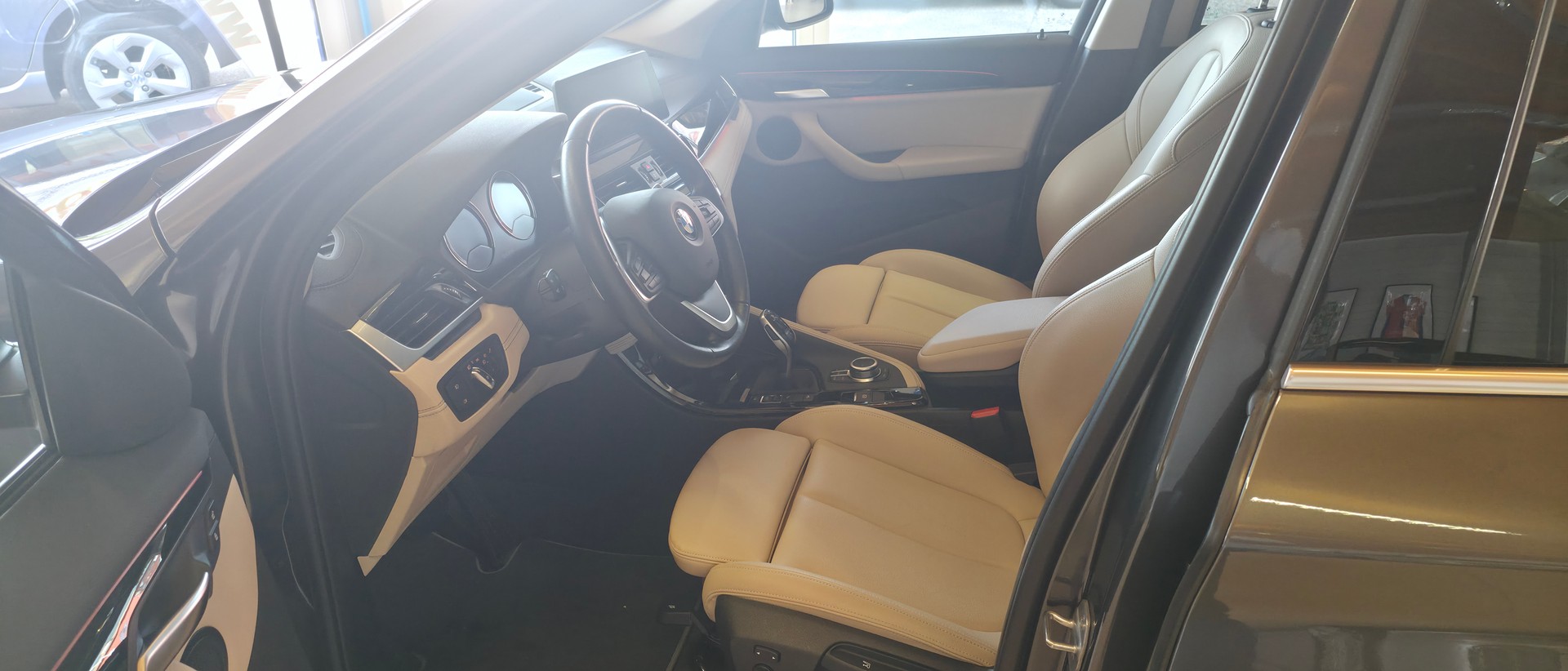 BMW X1 xDrive 18d Steptronic-image-5