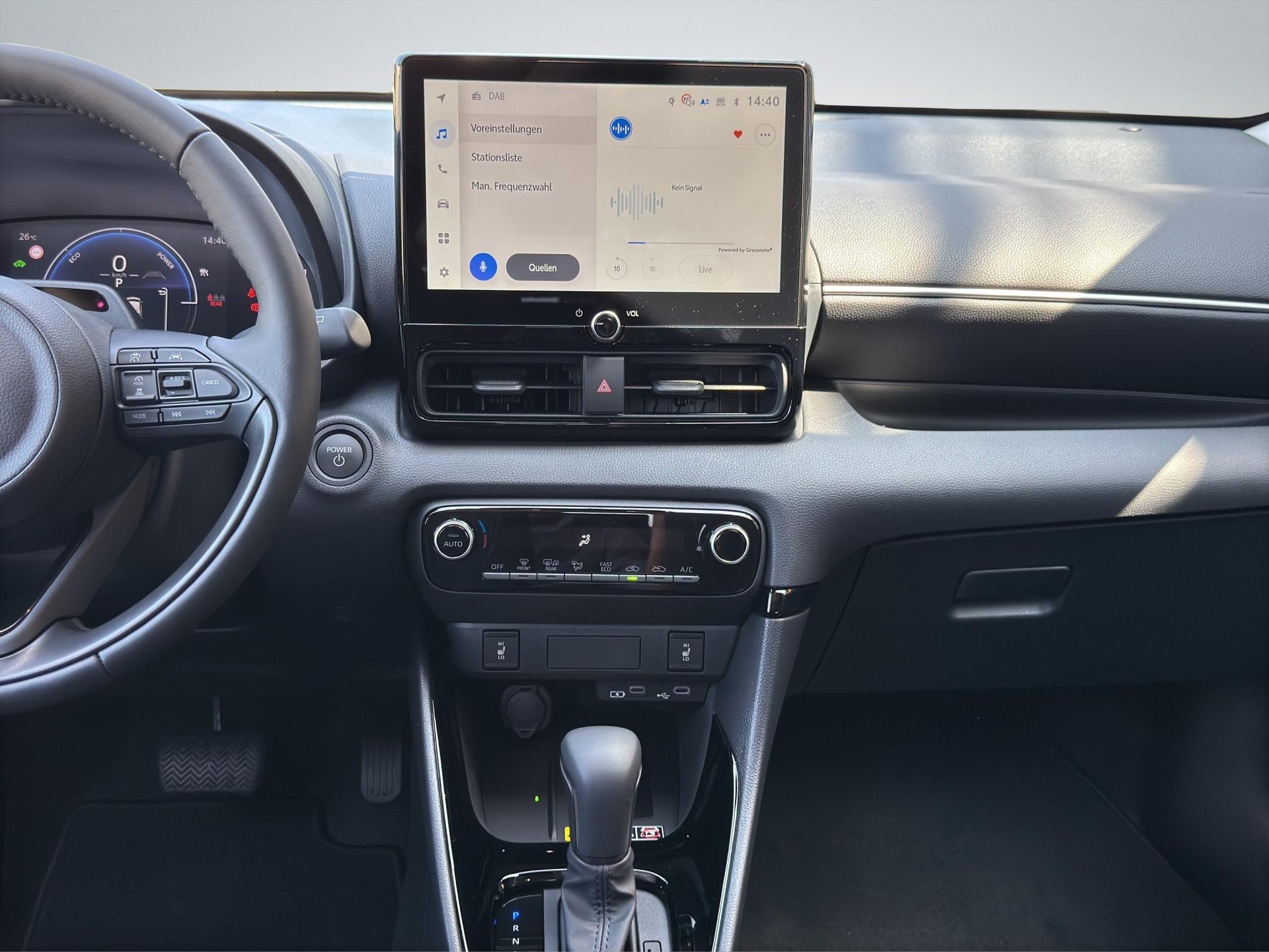TOYOTA Yaris 1.5 VVT-i HSD Trend-image-12