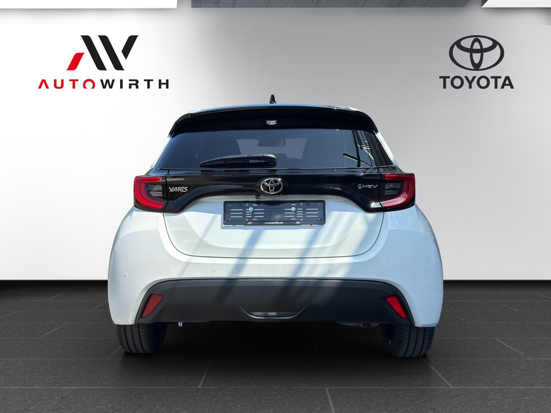 TOYOTA Yaris 1.5 VVT-i HSD Trend-image-5