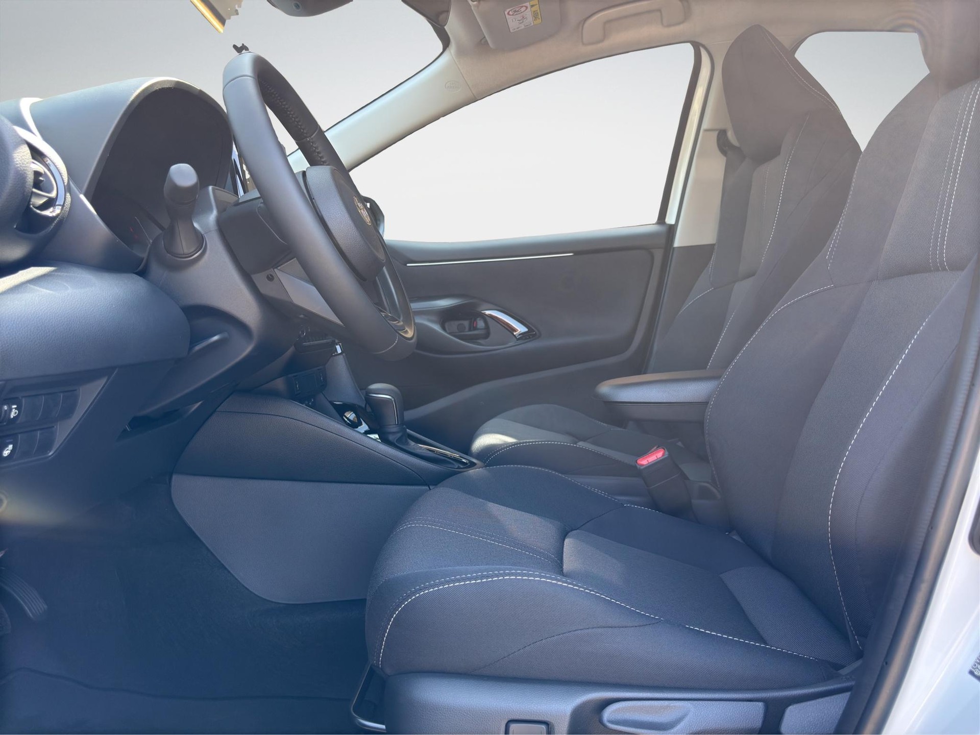 TOYOTA Yaris 1.5 VVT-i HSD Trend-image-8