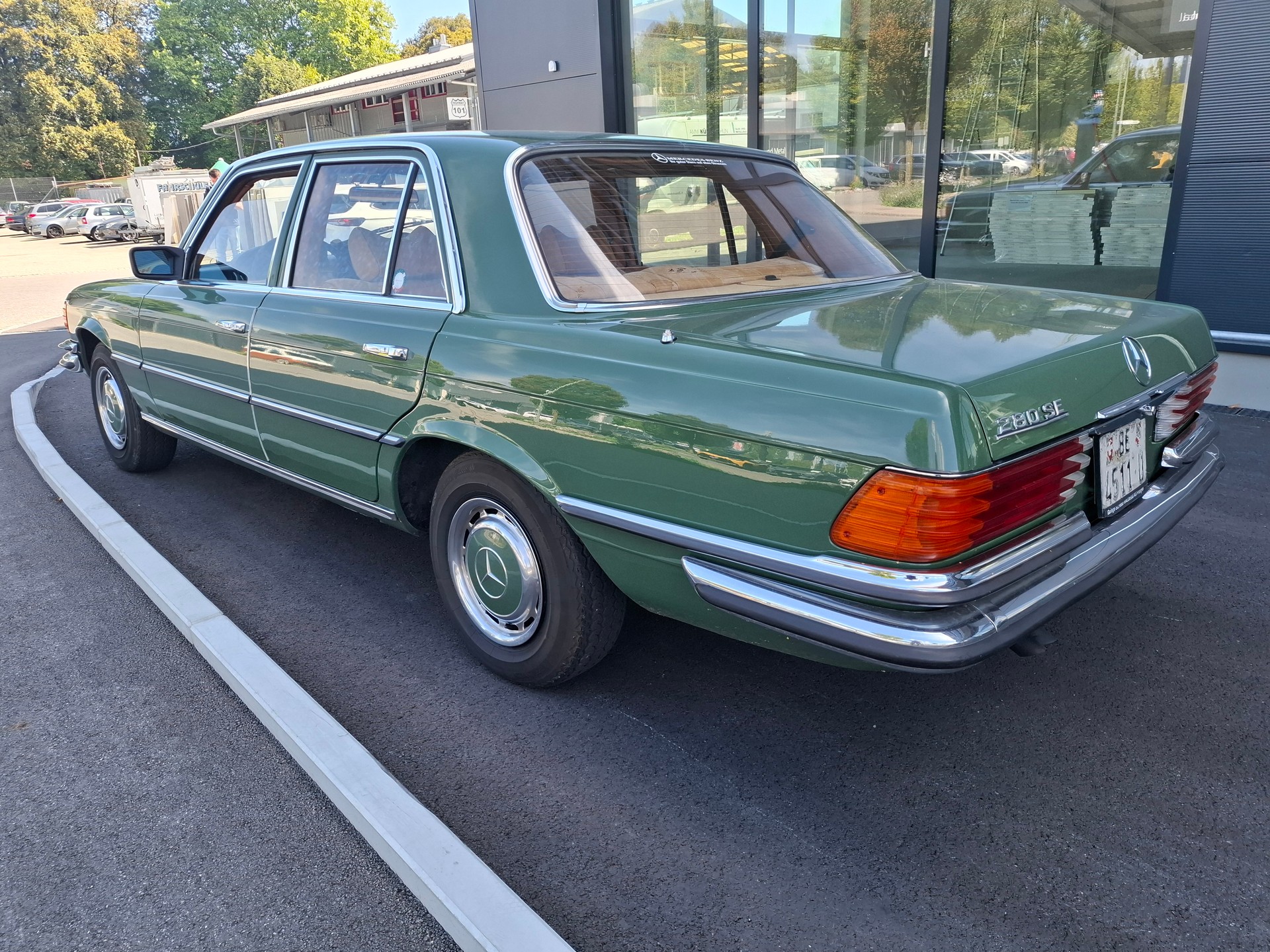 MERCEDES-BENZ Se-image-3