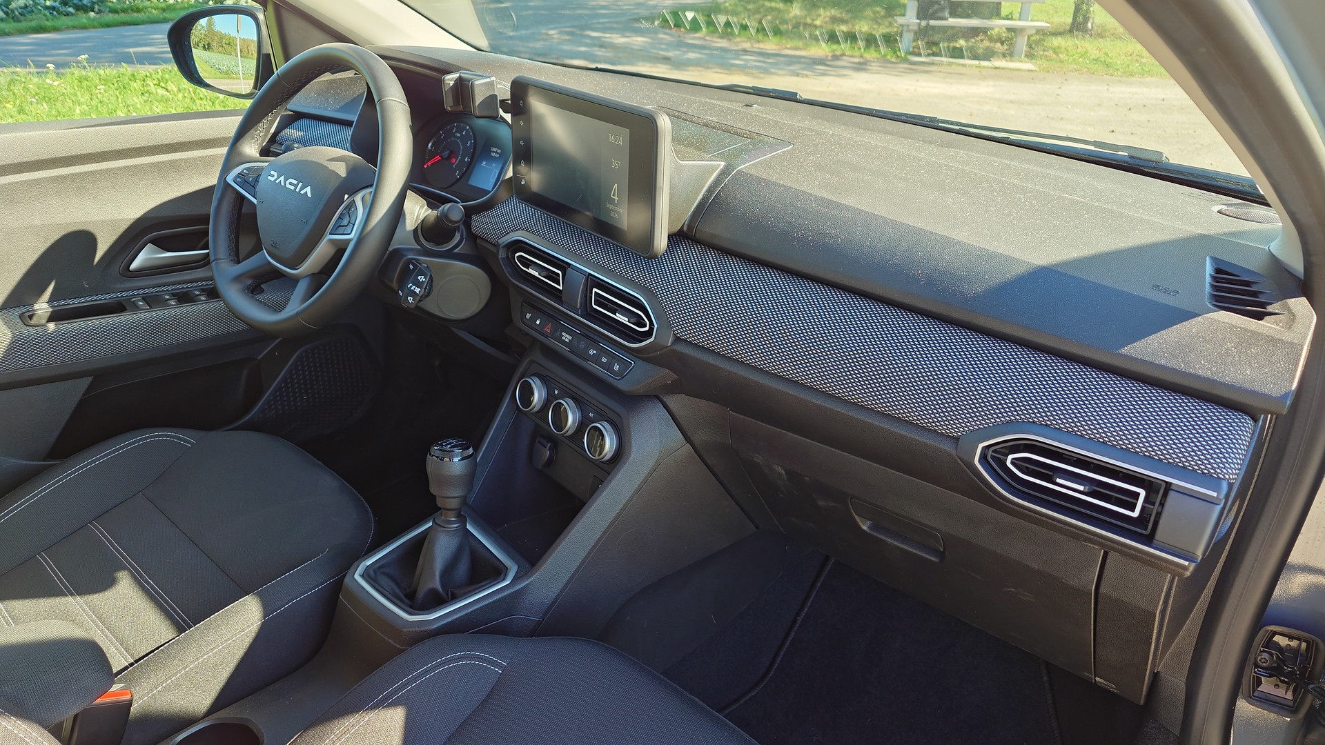 DACIA Sandero TCe 90 Journey-image-10