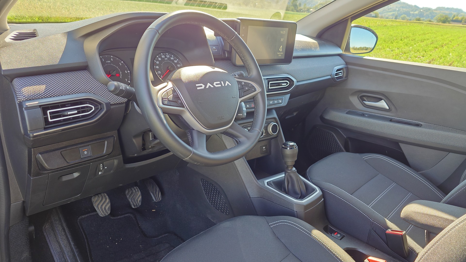 DACIA Sandero TCe 90 Journey-image-9
