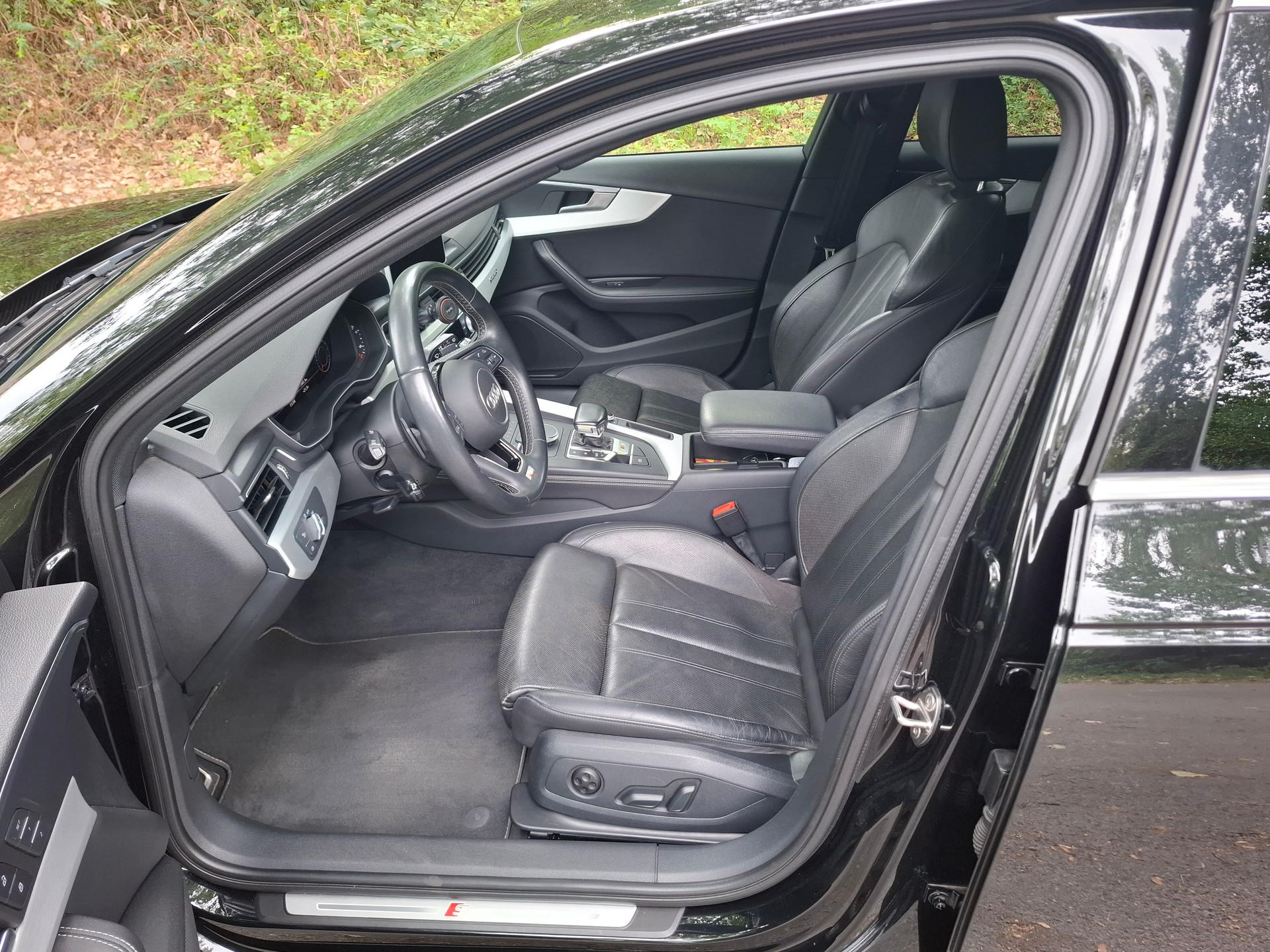 AUDI S4 Avant 3.0 TFSI quattro tiptronic-image-2