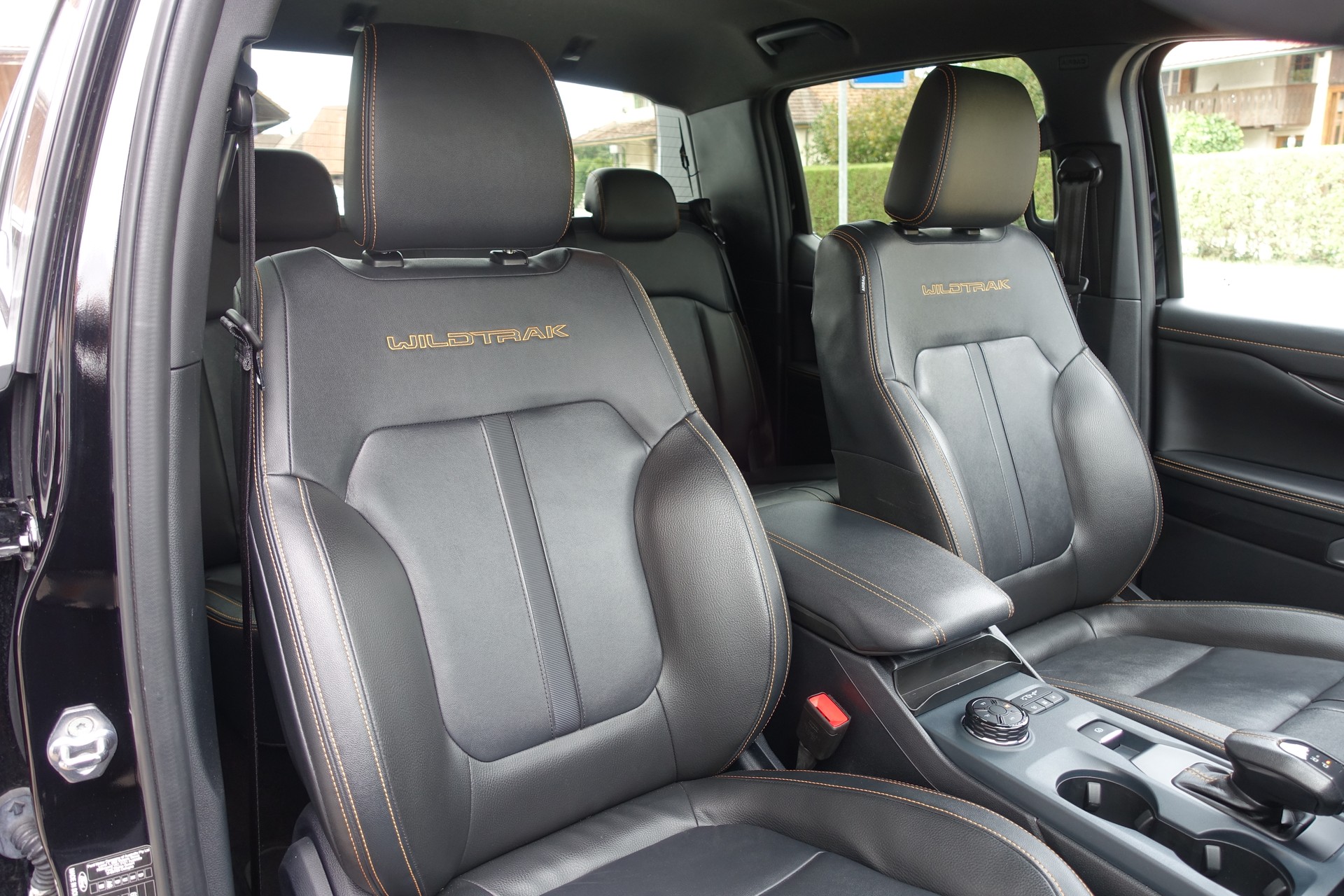 FORD Ranger Wildtrak 2.0 Eco Blue e-4WD Automat-image-14
