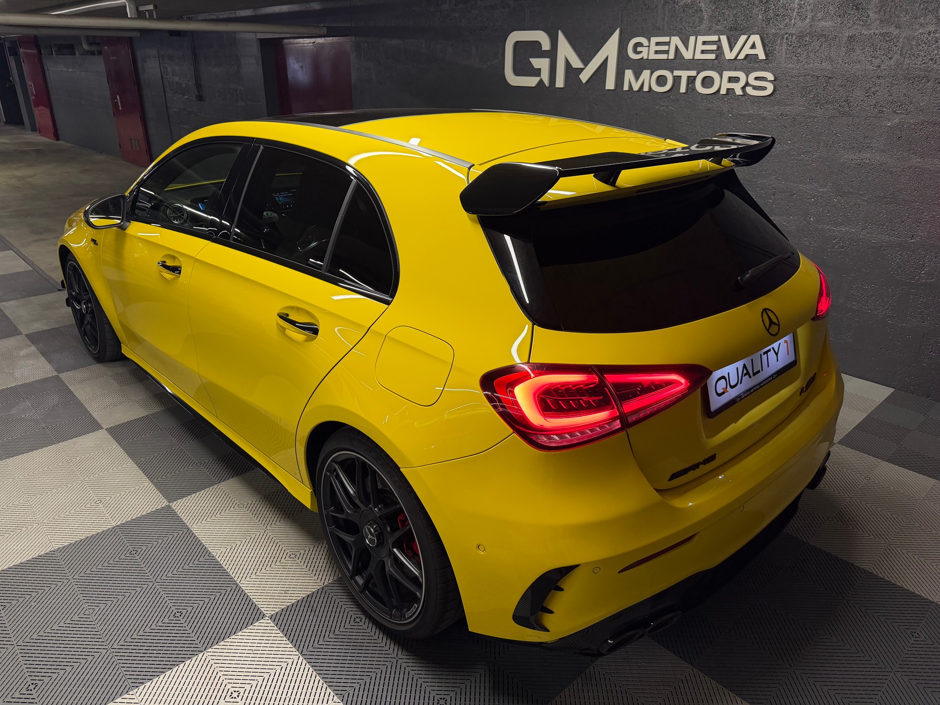 MERCEDES-BENZ A 45 S AMG 4Matic+ Speedshift-image-5