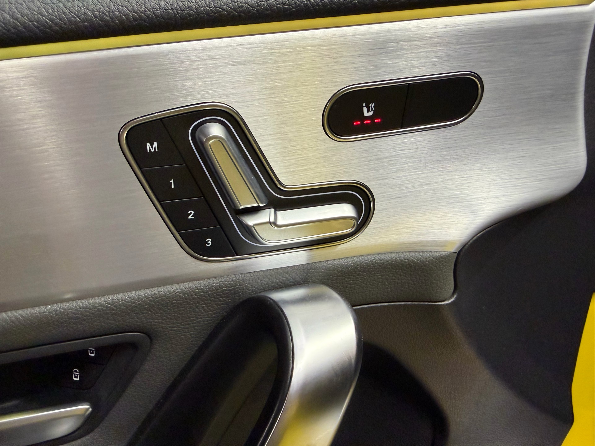 MERCEDES-BENZ A 45 S AMG 4Matic+ Speedshift-image-13