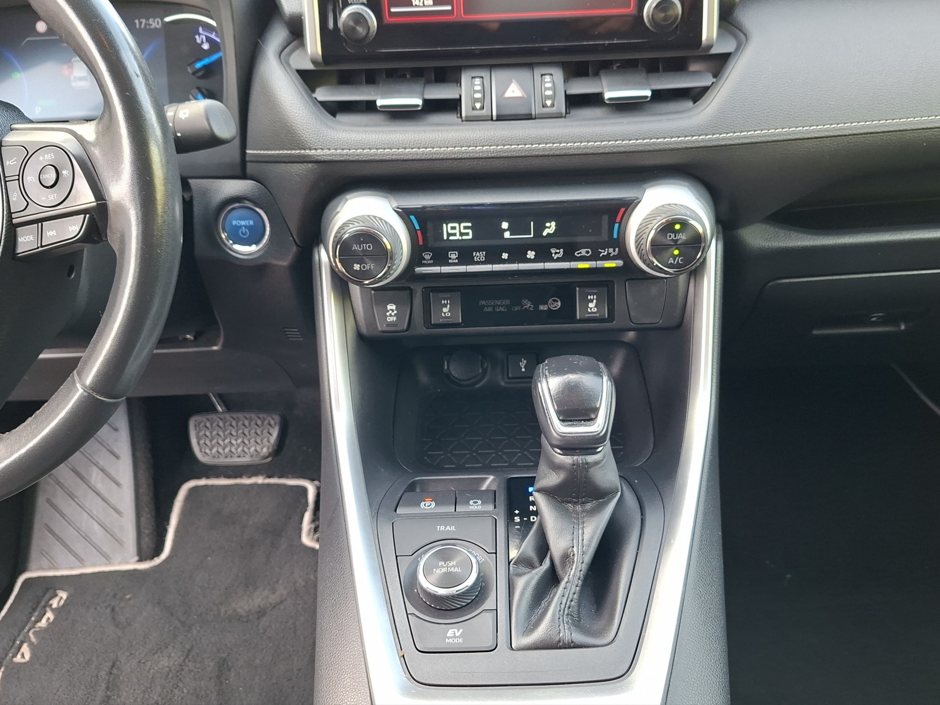 TOYOTA RAV-4 2.5 HSD Comfort e-CVT 4WD-image-13