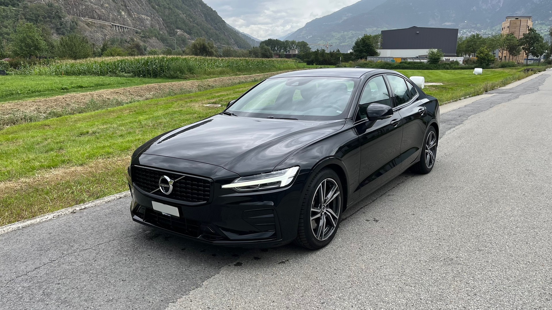 VOLVO S60 B5 AWD Benzin Mild Hybrid Plus Dark Geartronic