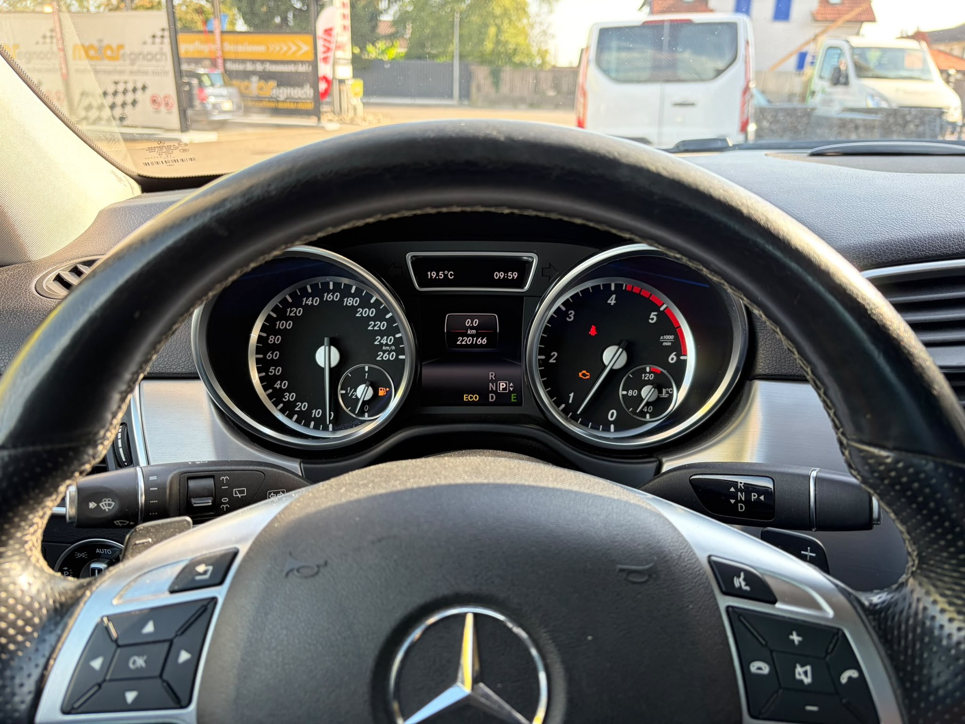 MERCEDES-BENZ ML 250 BlueTEC Executive 4Matic 7G-Tronic-image-10