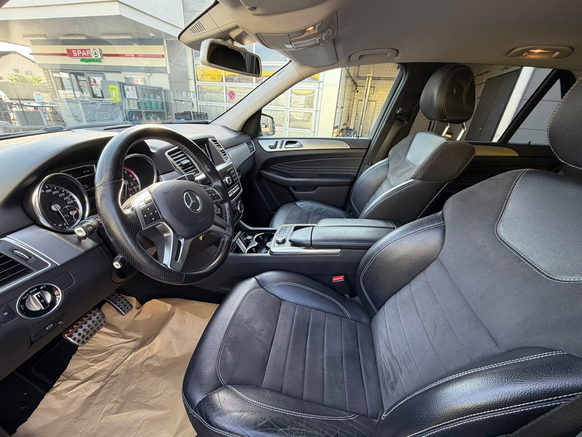 MERCEDES-BENZ ML 250 BlueTEC Executive 4Matic 7G-Tronic-image-12