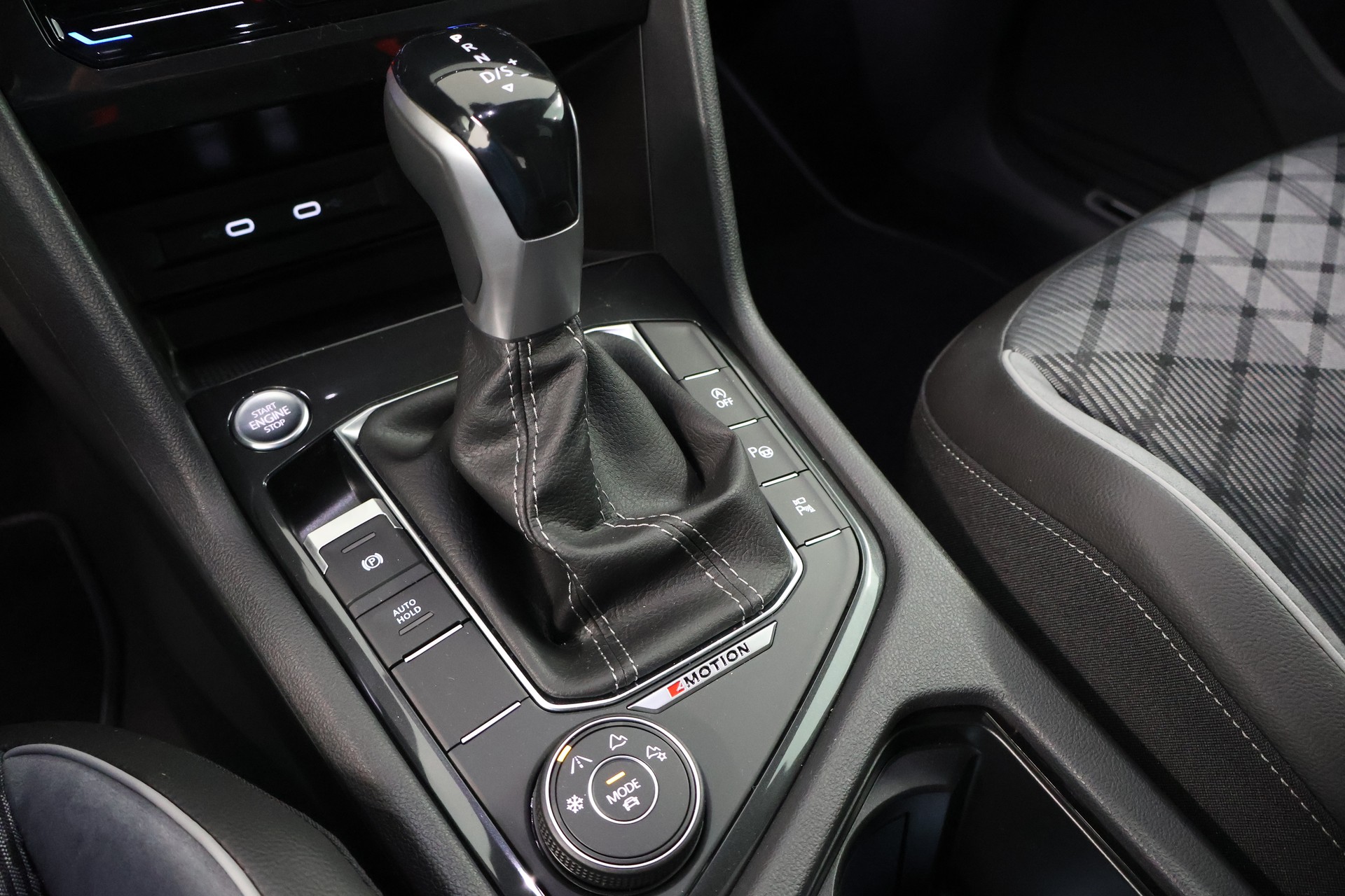 VW Tiguan 2.0TSI R-Line 4Motion DSG-image-17