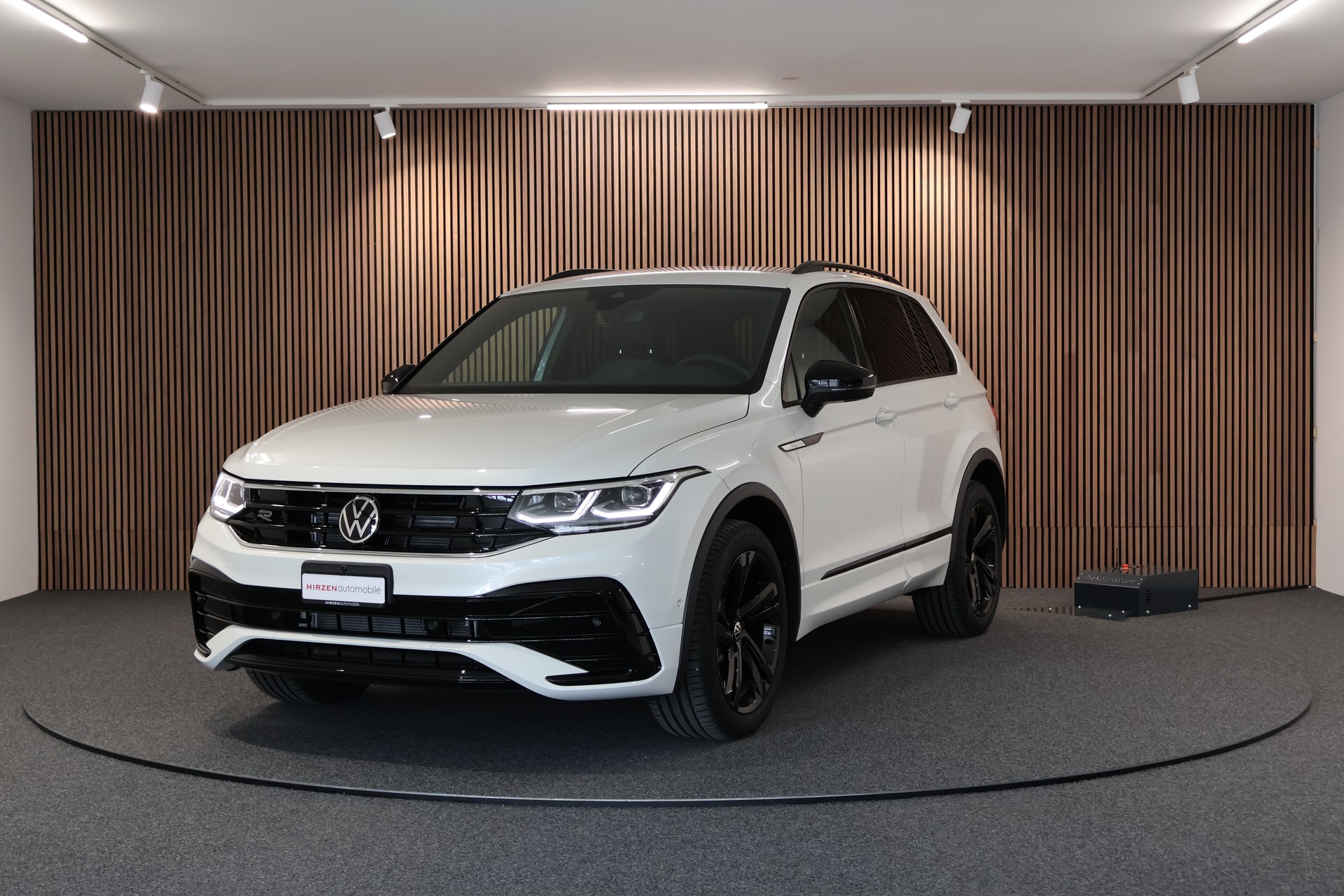 VW Tiguan 2.0TSI R-Line 4Motion DSG-image-0
