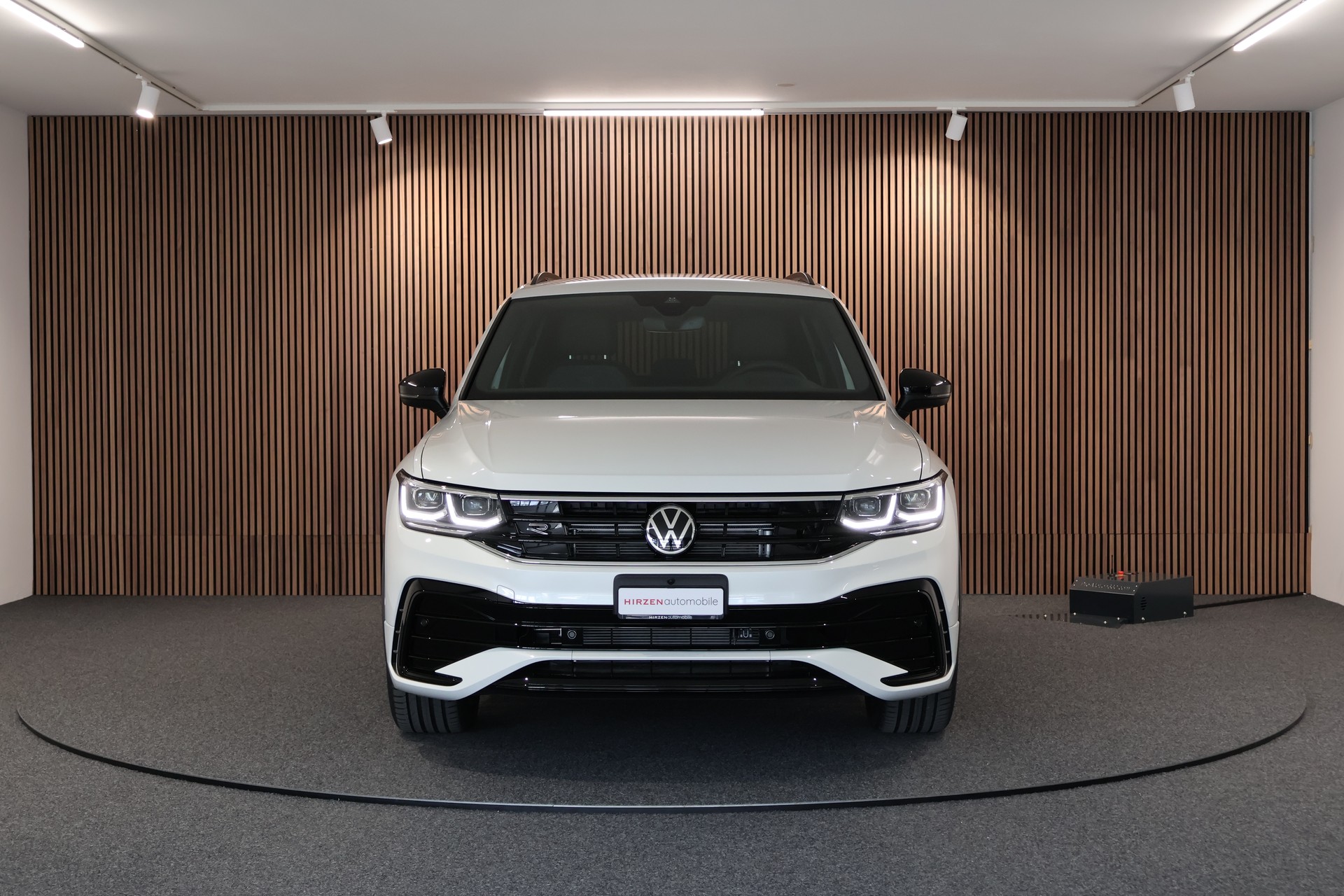 VW Tiguan 2.0TSI R-Line 4Motion DSG-image-7