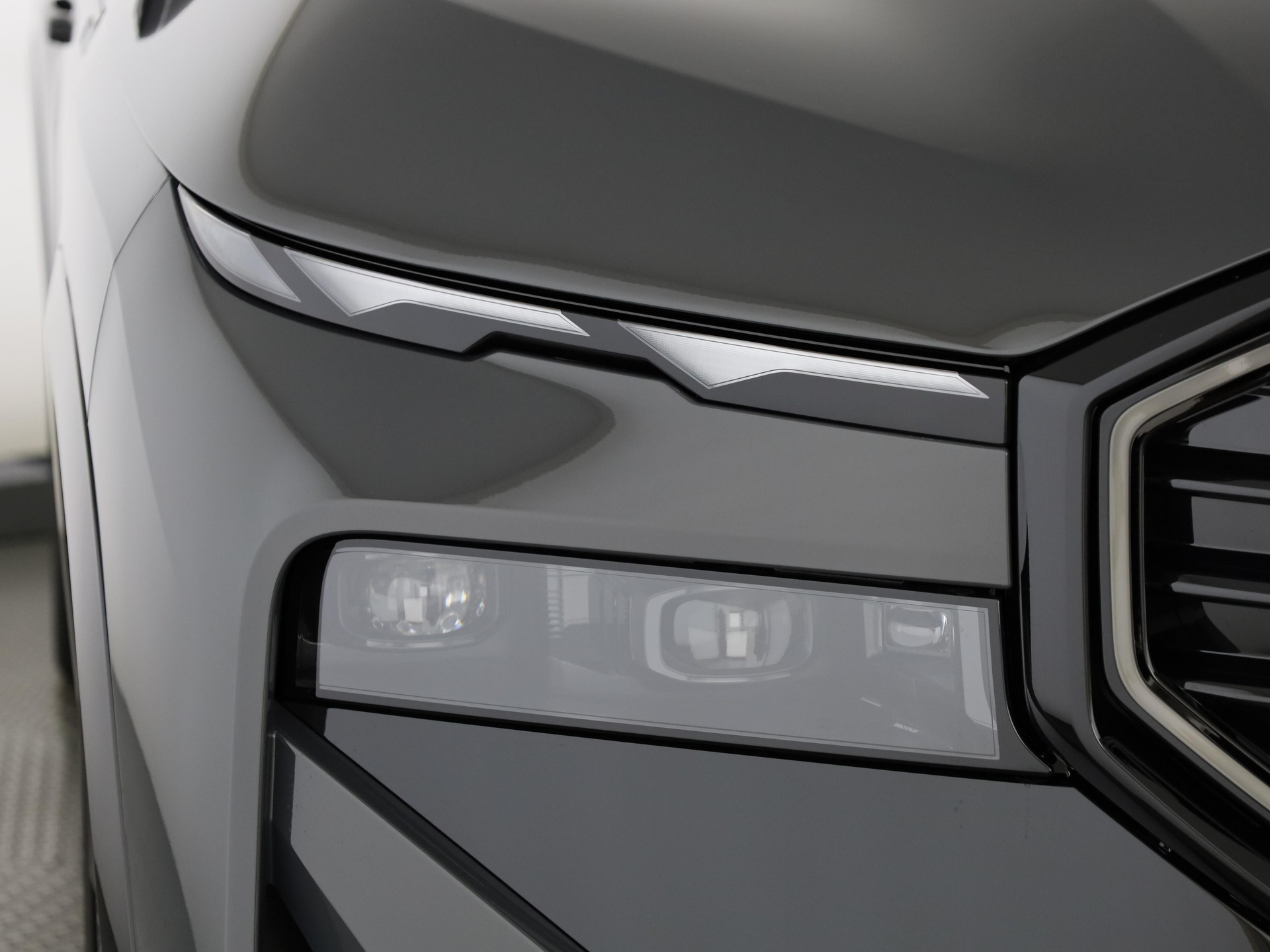 BMW XM G09 50e Plug-in Hybrid-image-6