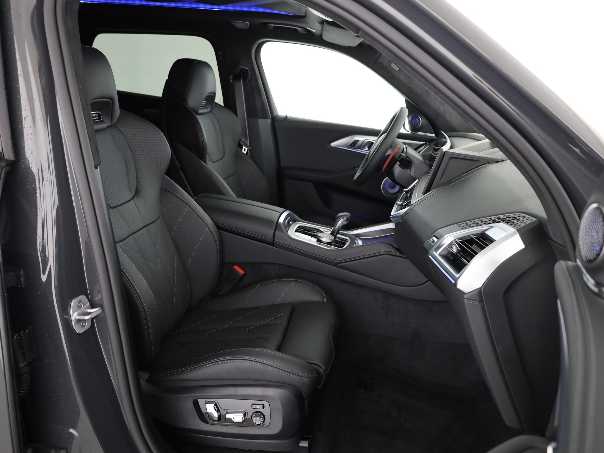 BMW XM G09 50e Plug-in Hybrid-image-14