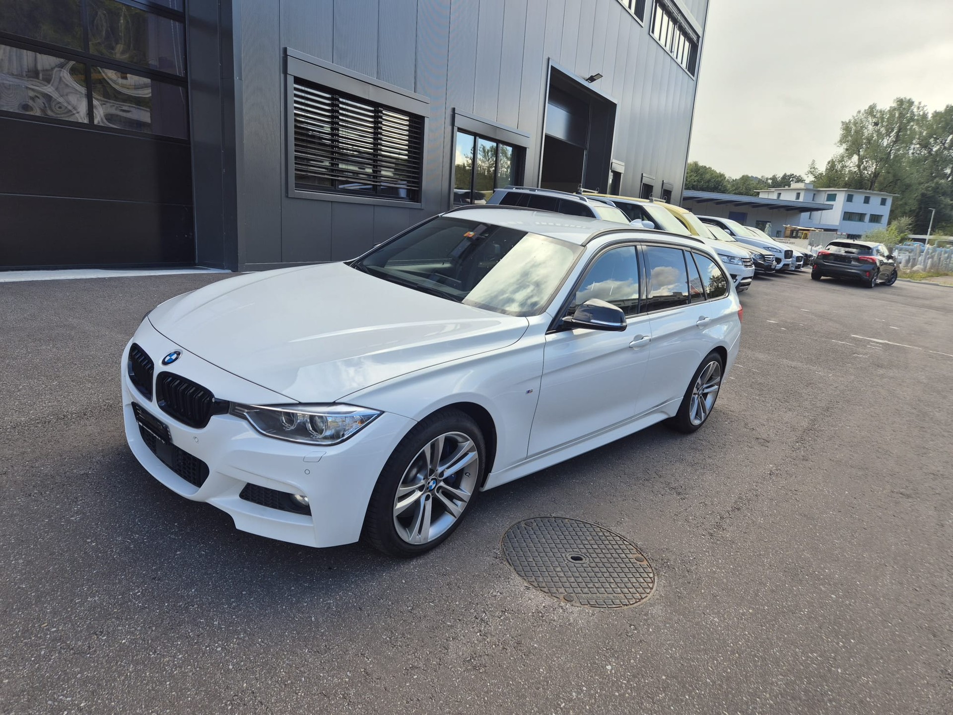 BMW 335d xDrive Touring Sport Line M Sport-image-0