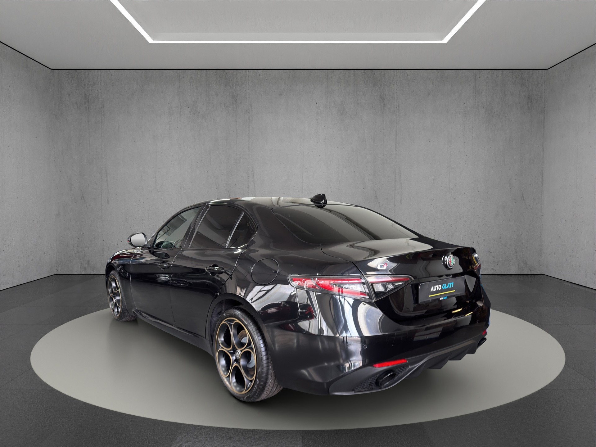 ALFA ROMEO Giulia 2.0 Q4 Intensa Sky "Sonder-Edition mit Panorama-Glasschiebedach"-image-4