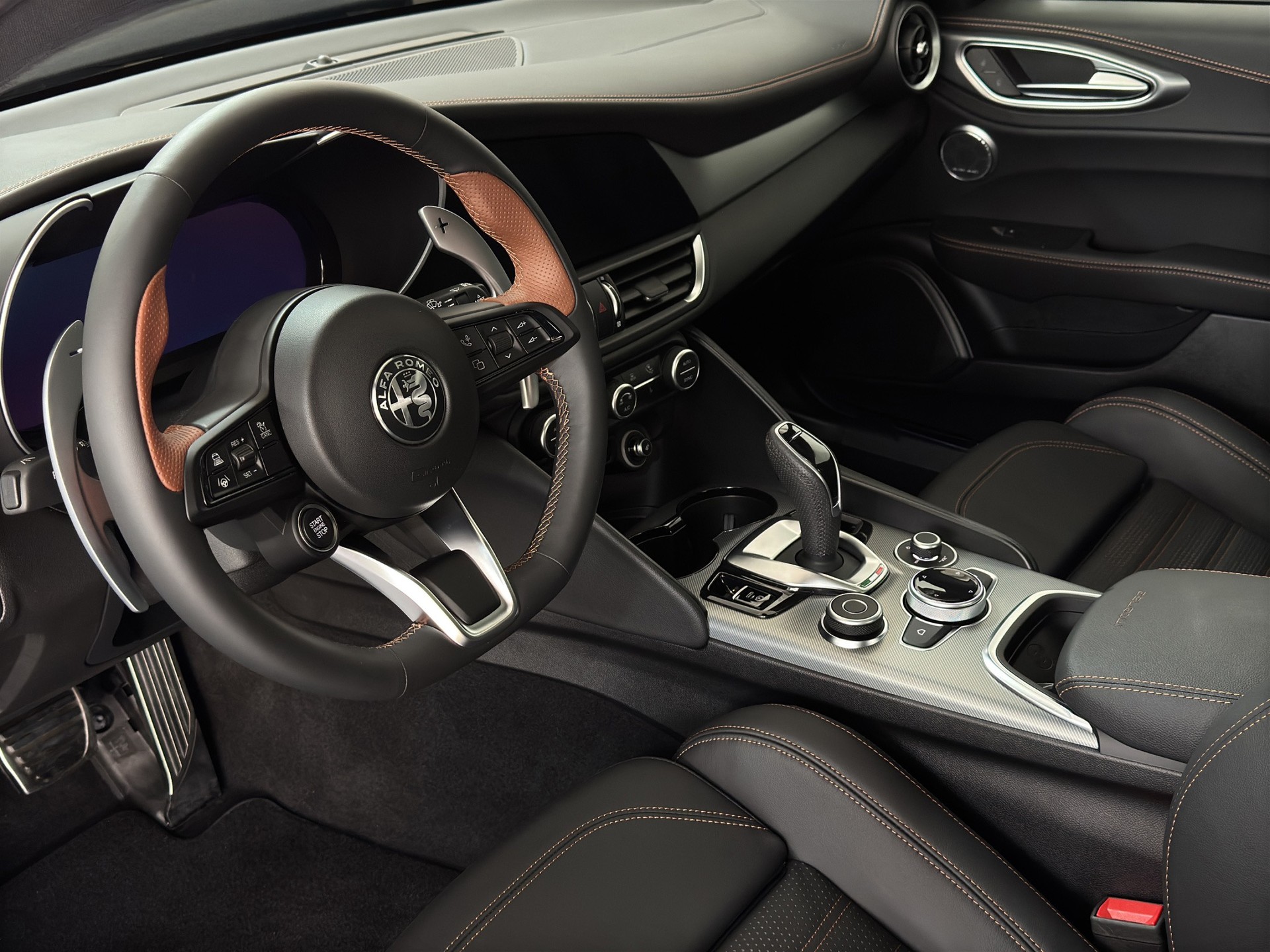 ALFA ROMEO Giulia 2.0 Q4 Intensa Sky "Sonder-Edition mit Panorama-Glasschiebedach"-image-15