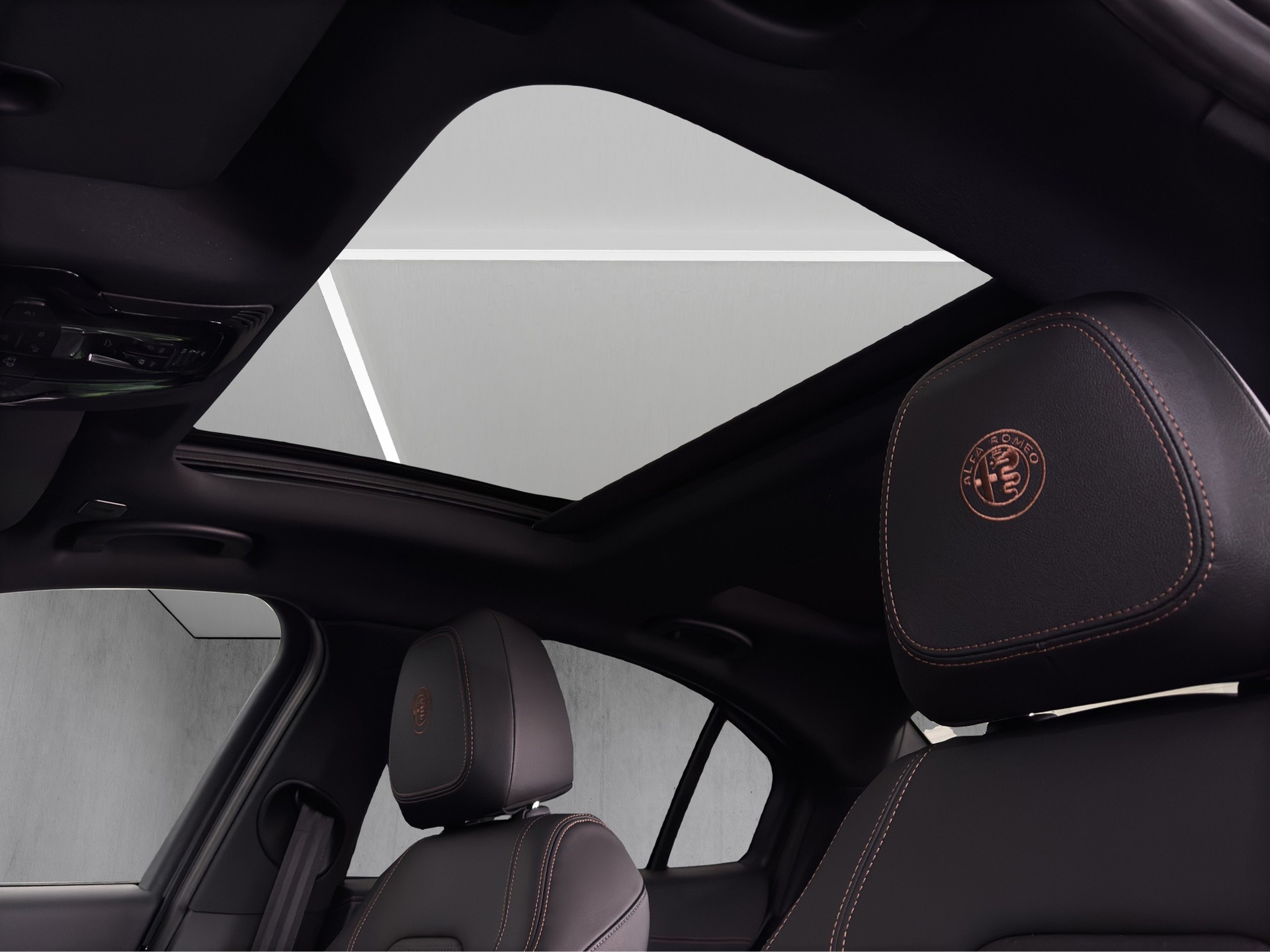 ALFA ROMEO Giulia 2.0 Q4 Intensa Sky "Sonder-Edition mit Panorama-Glasschiebedach"-image-9