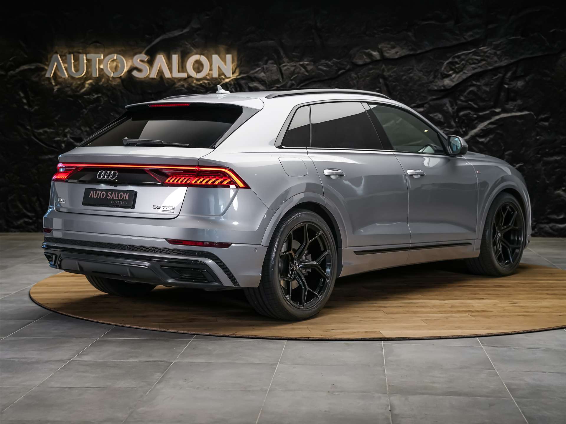 AUDI Q8 55 TFSI quattro tiptronic *22" Felgen*Panorama*B&O*Sitzbelüftung*Head-Up*-image-4