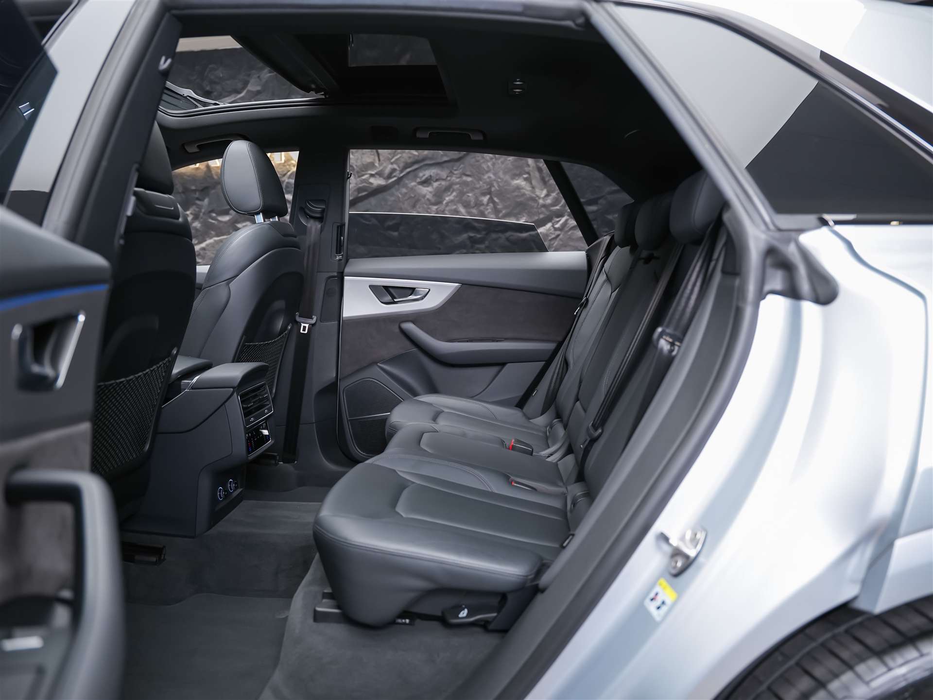 AUDI Q8 55 TFSI quattro tiptronic *22" Felgen*Panorama*B&O*Sitzbelüftung*Head-Up*-image-13