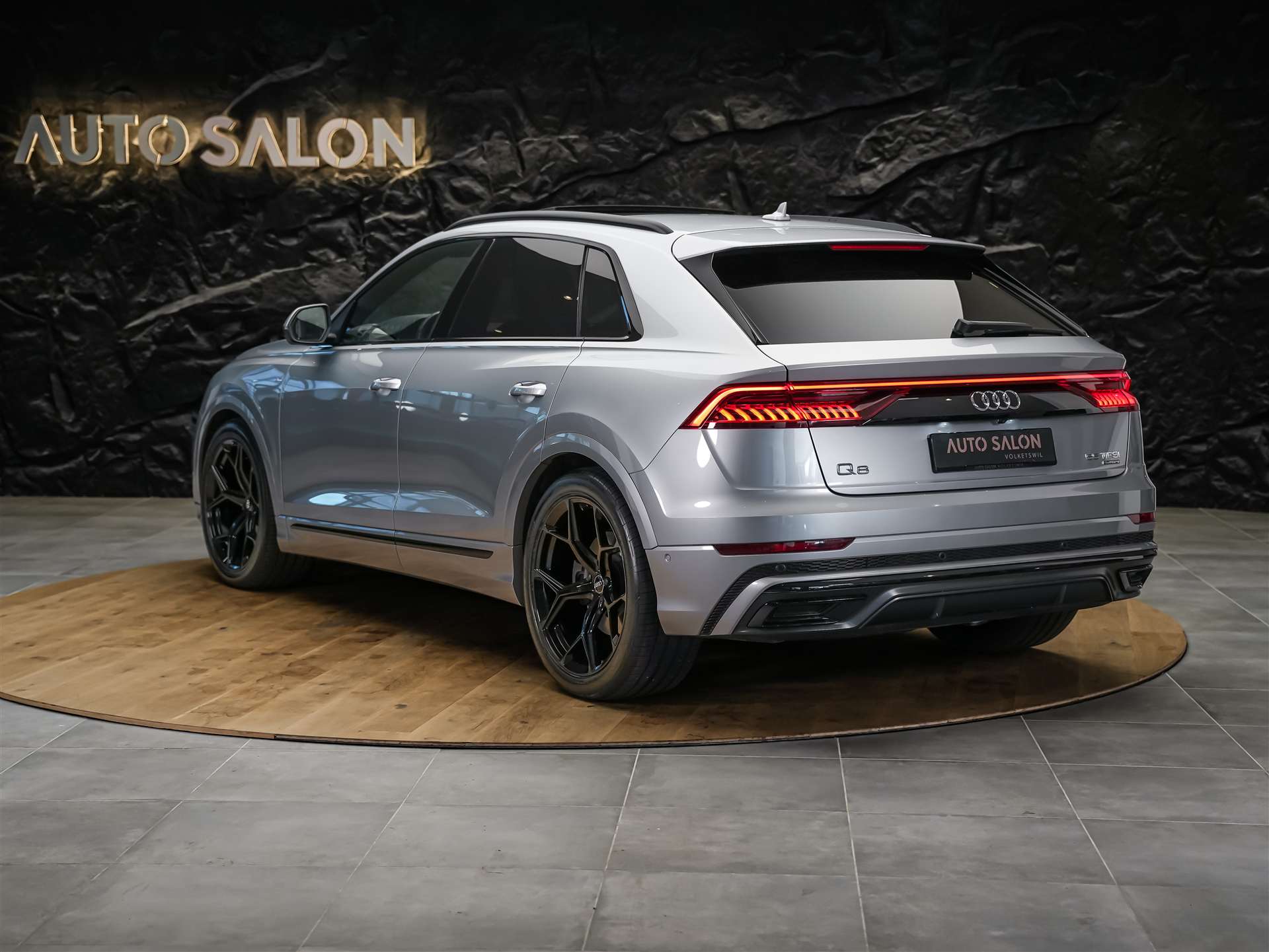 AUDI Q8 55 TFSI quattro tiptronic *22" Felgen*Panorama*B&O*Sitzbelüftung*Head-Up*-image-2