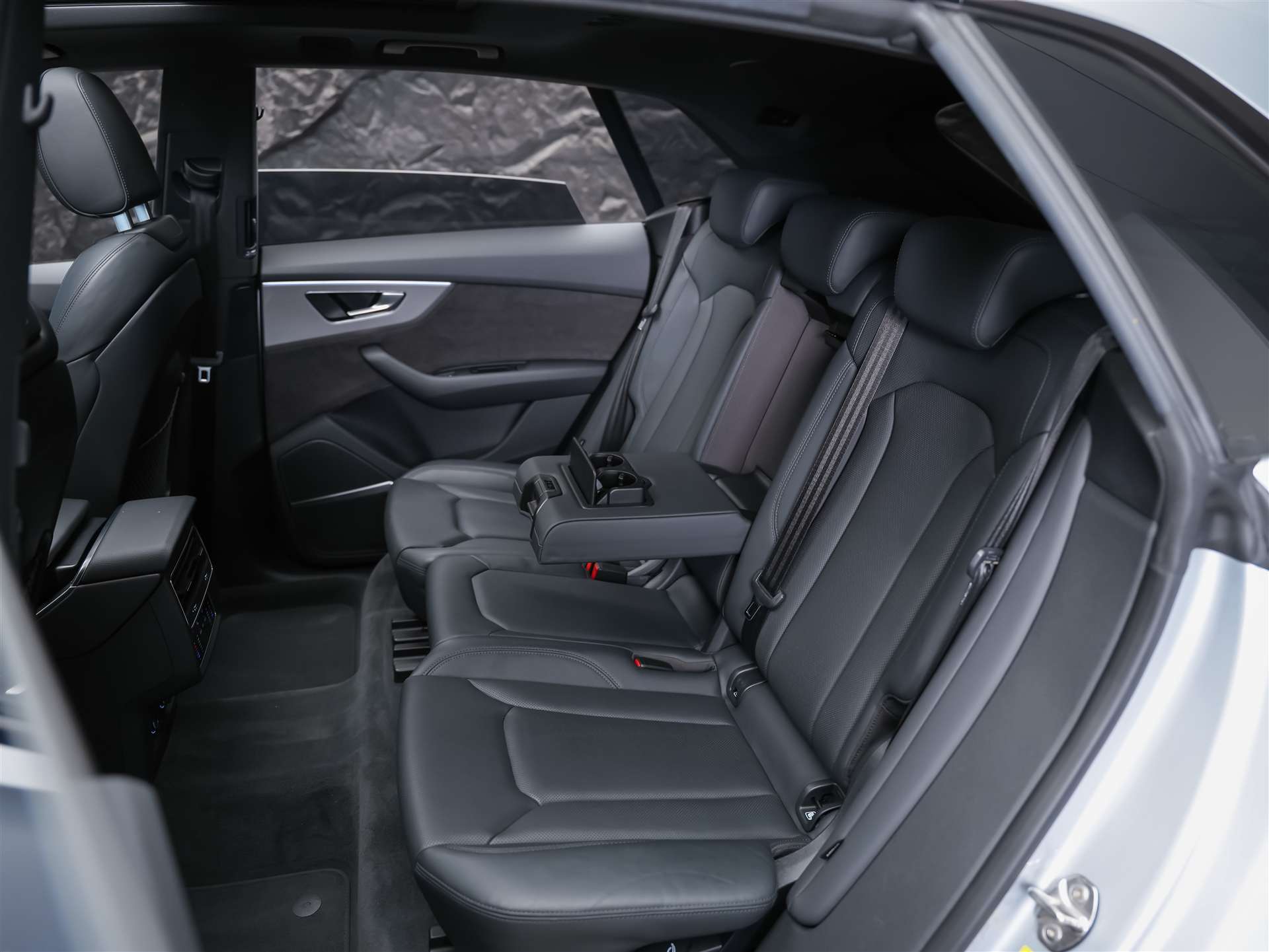 AUDI Q8 55 TFSI quattro tiptronic *22" Felgen*Panorama*B&O*Sitzbelüftung*Head-Up*-image-14