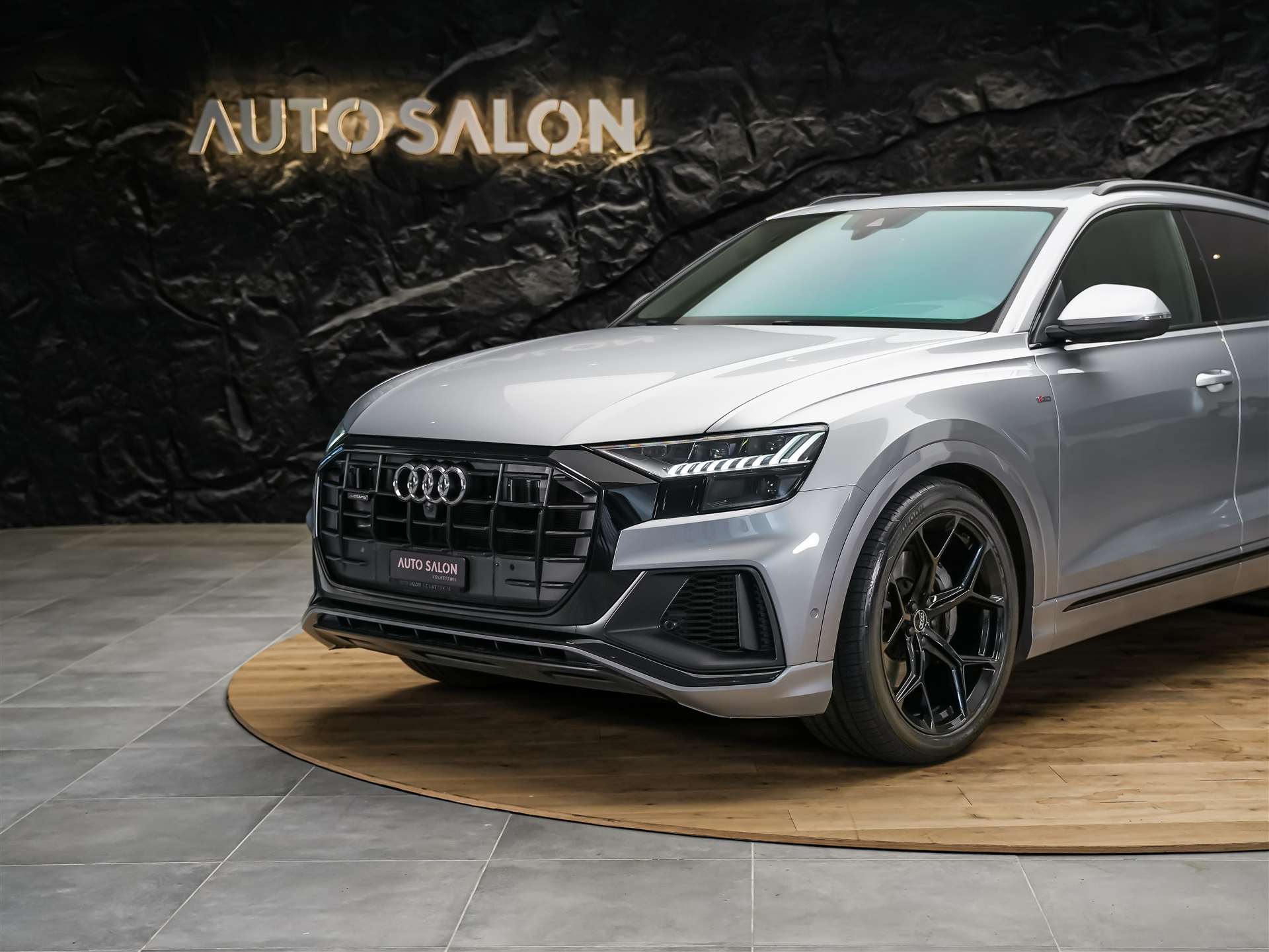 AUDI Q8 55 TFSI quattro tiptronic *22" Felgen*Panorama*B&O*Sitzbelüftung*Head-Up*-image-16
