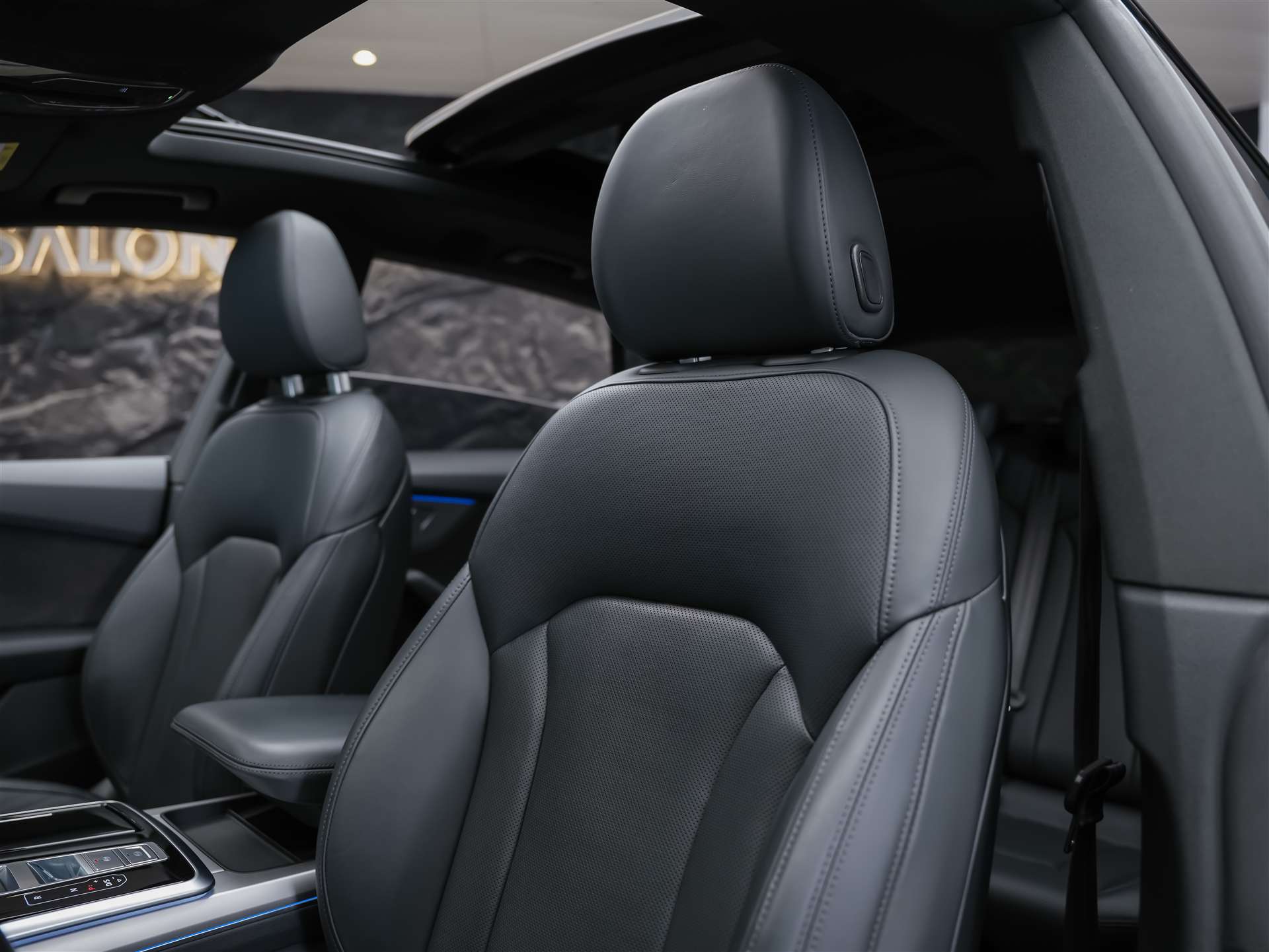 AUDI Q8 55 TFSI quattro tiptronic *22" Felgen*Panorama*B&O*Sitzbelüftung*Head-Up*-image-9