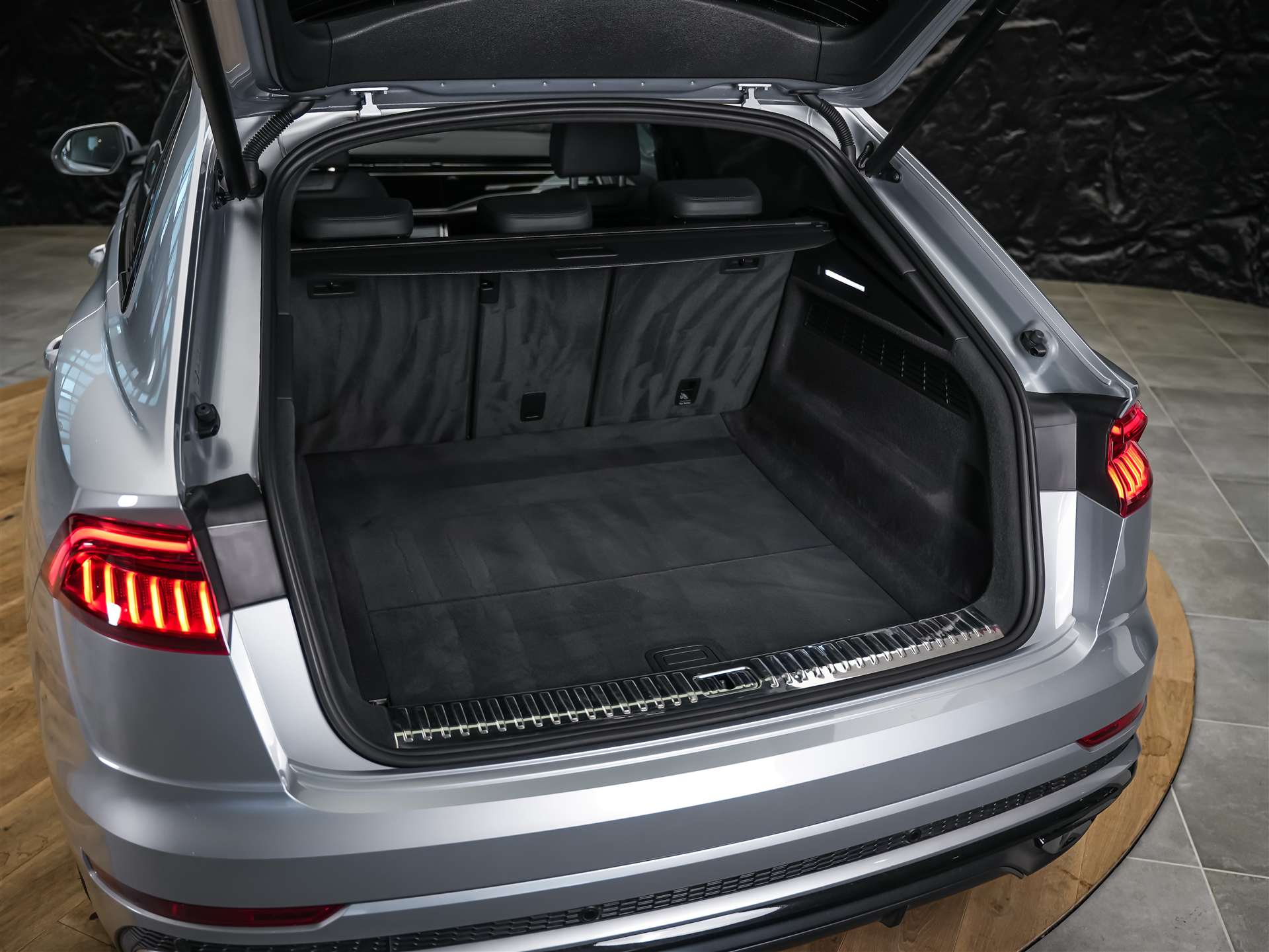 AUDI Q8 55 TFSI quattro tiptronic *22" Felgen*Panorama*B&O*Sitzbelüftung*Head-Up*-image-49
