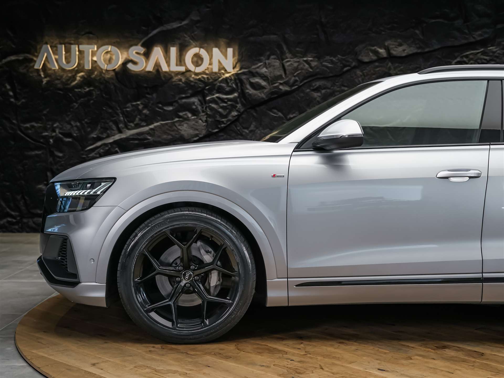 AUDI Q8 55 TFSI quattro tiptronic *22" Felgen*Panorama*B&O*Sitzbelüftung*Head-Up*-image-17