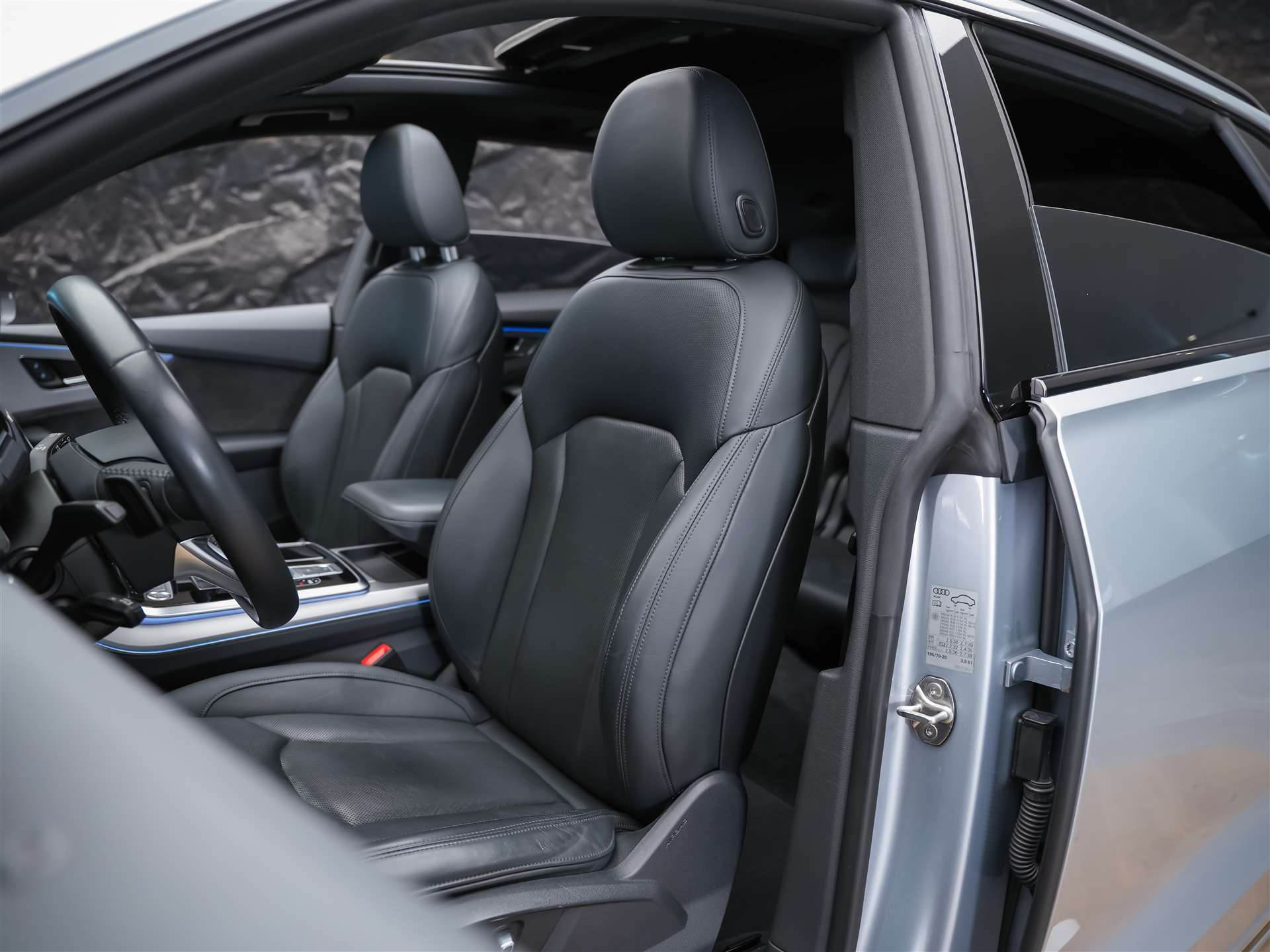 AUDI Q8 55 TFSI quattro tiptronic *22" Felgen*Panorama*B&O*Sitzbelüftung*Head-Up*-image-8