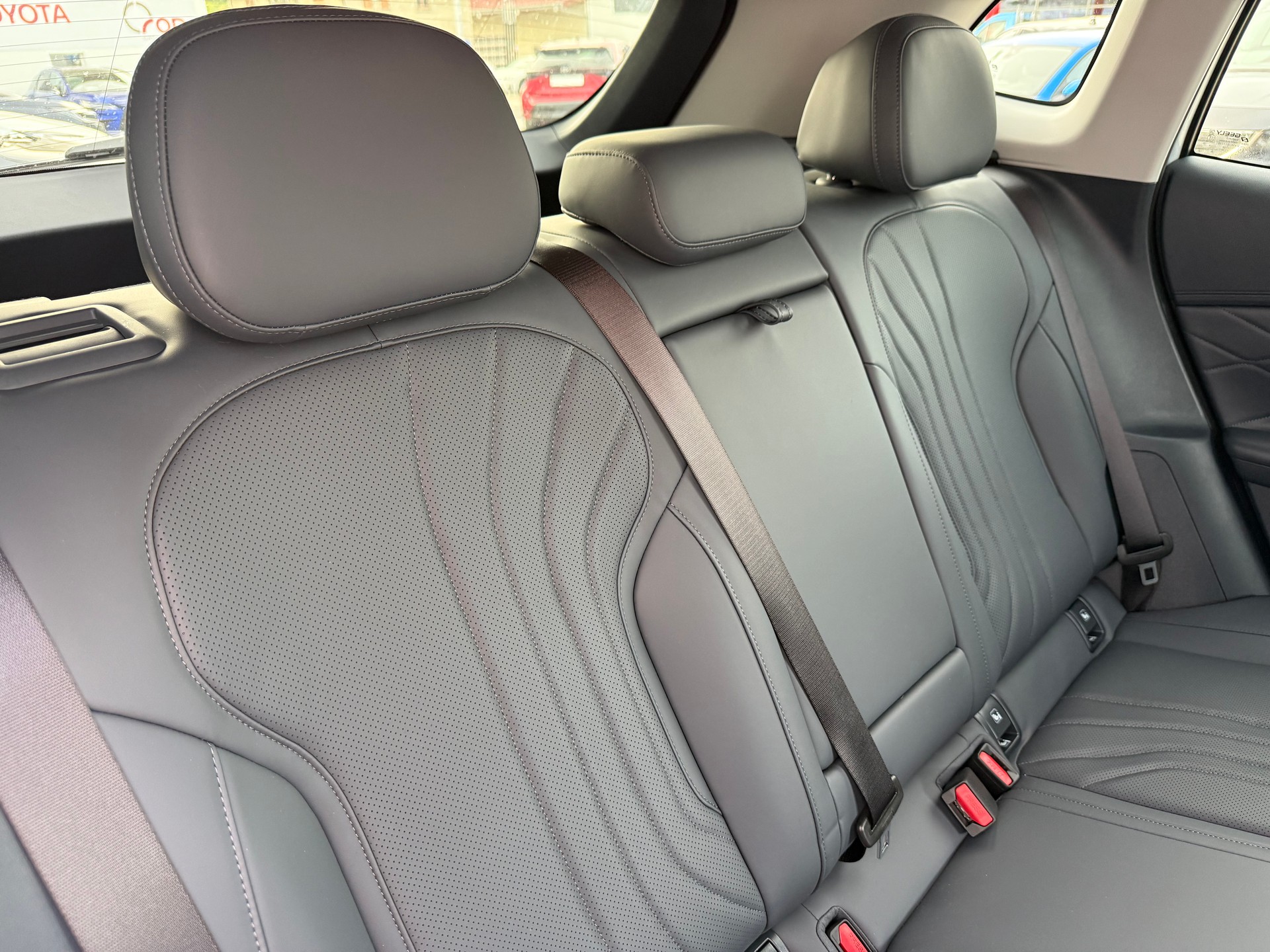 GEELY STARRAY EM-i Max+29.8 kWh cloudveil silver-image-16